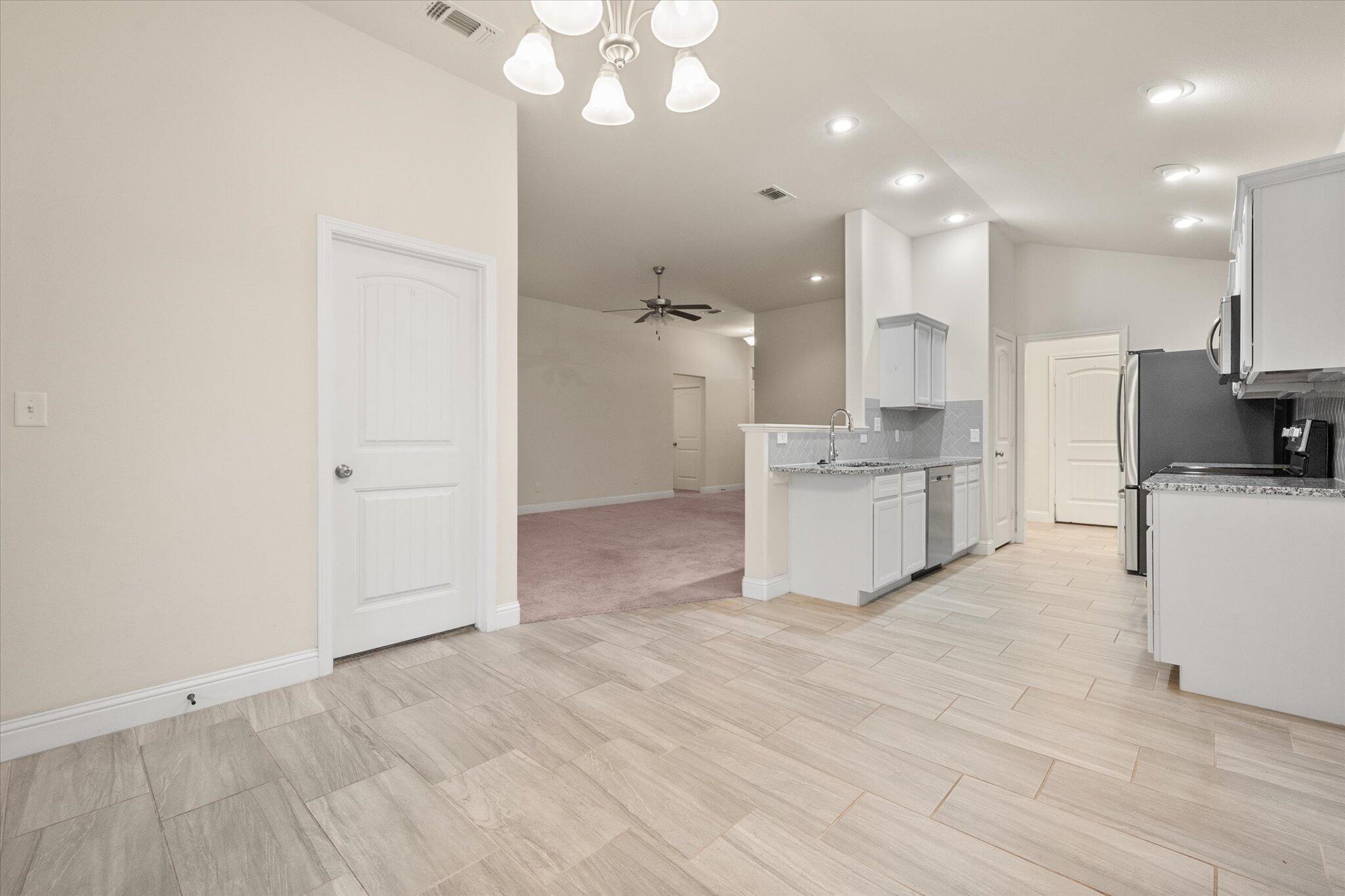 11102 Englewood Avenue Property Photo 10
