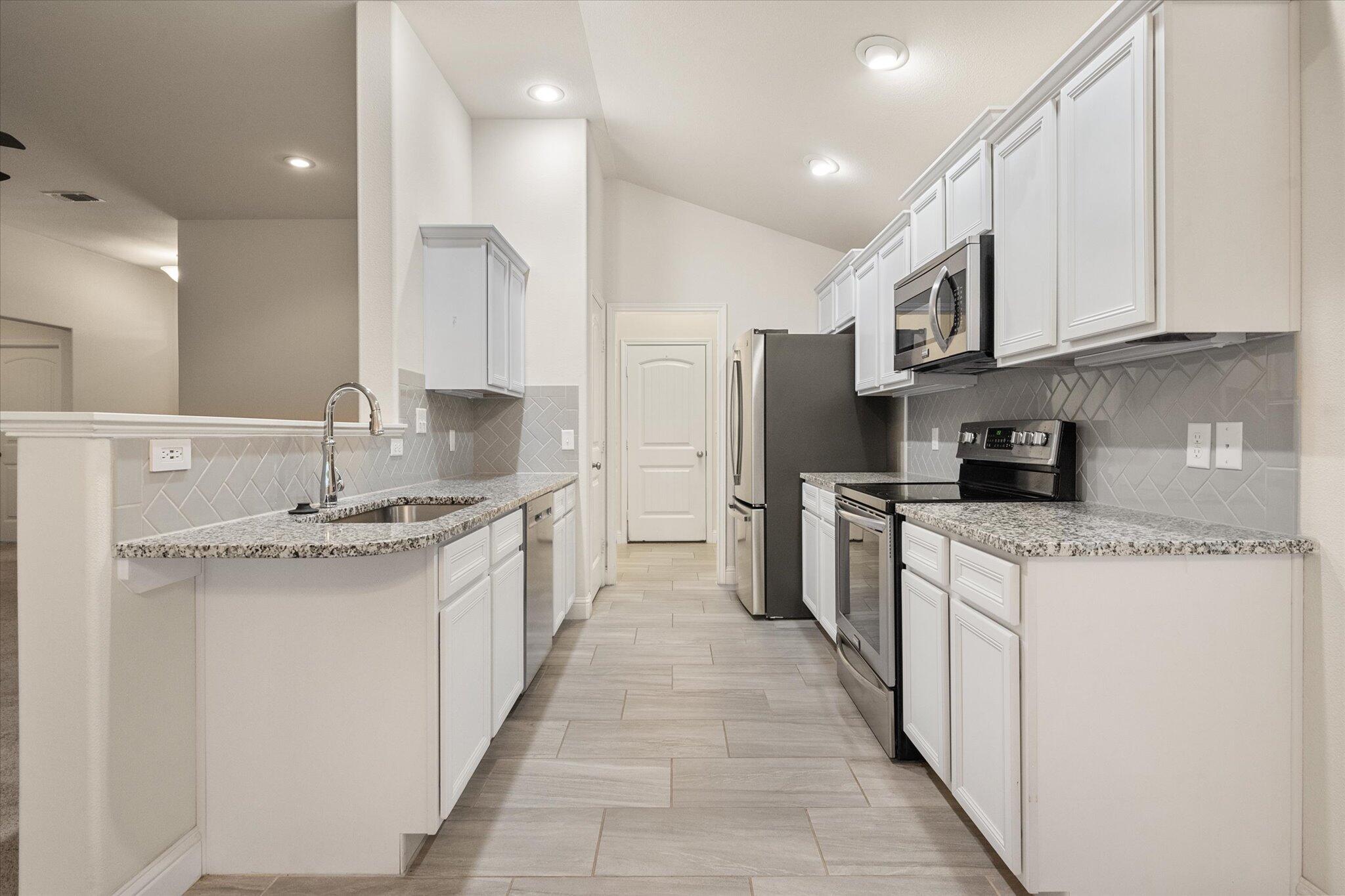 11102 Englewood Avenue Property Photo 12