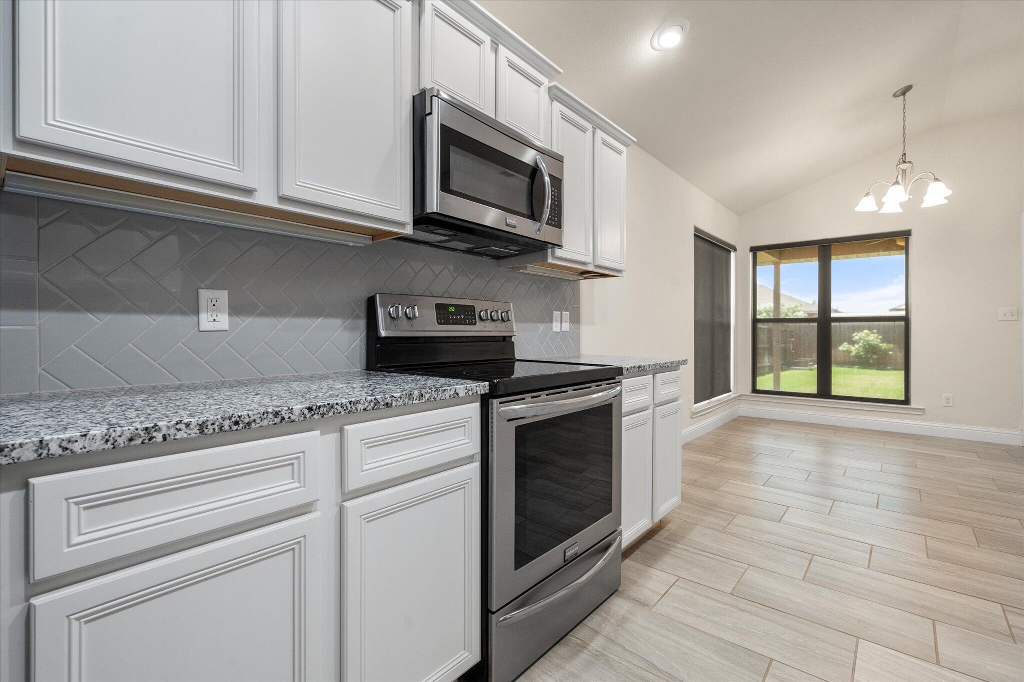 11102 Englewood Avenue Property Photo 14