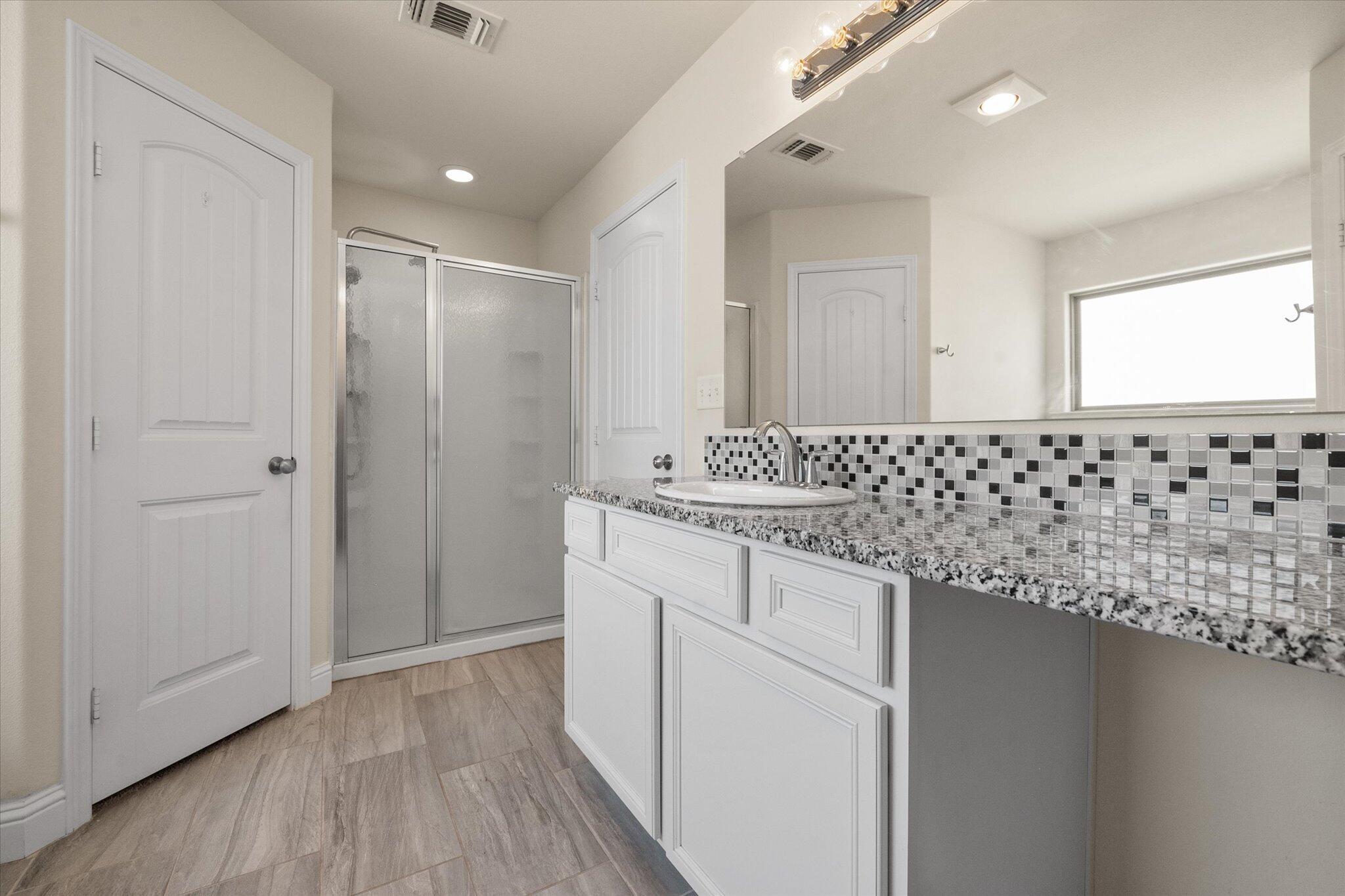11102 Englewood Avenue Property Photo 18