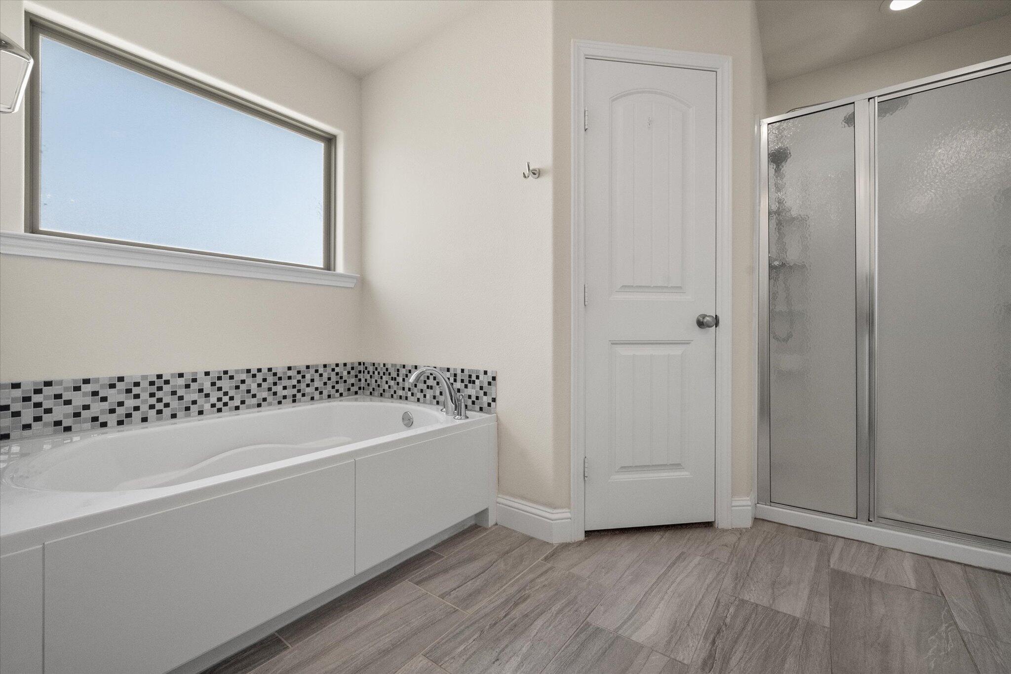 11102 Englewood Avenue Property Photo 19