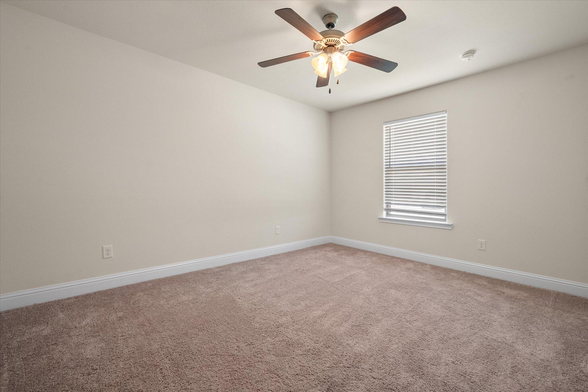 11102 Englewood Avenue Property Photo 26