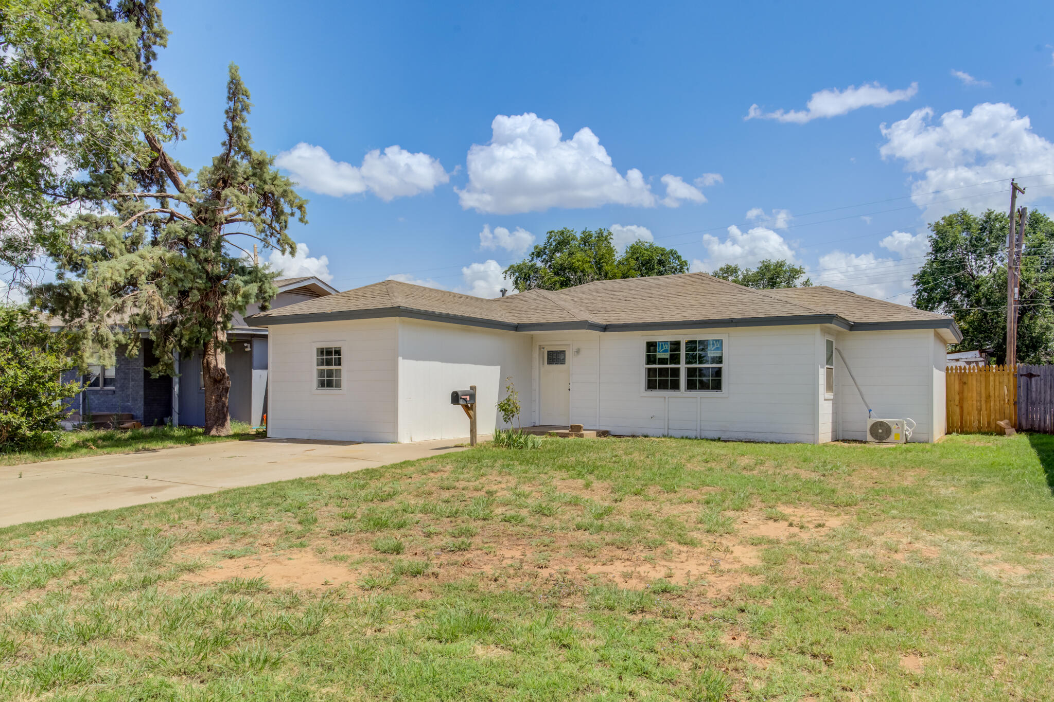 5009 39th Street Property Photo 1
