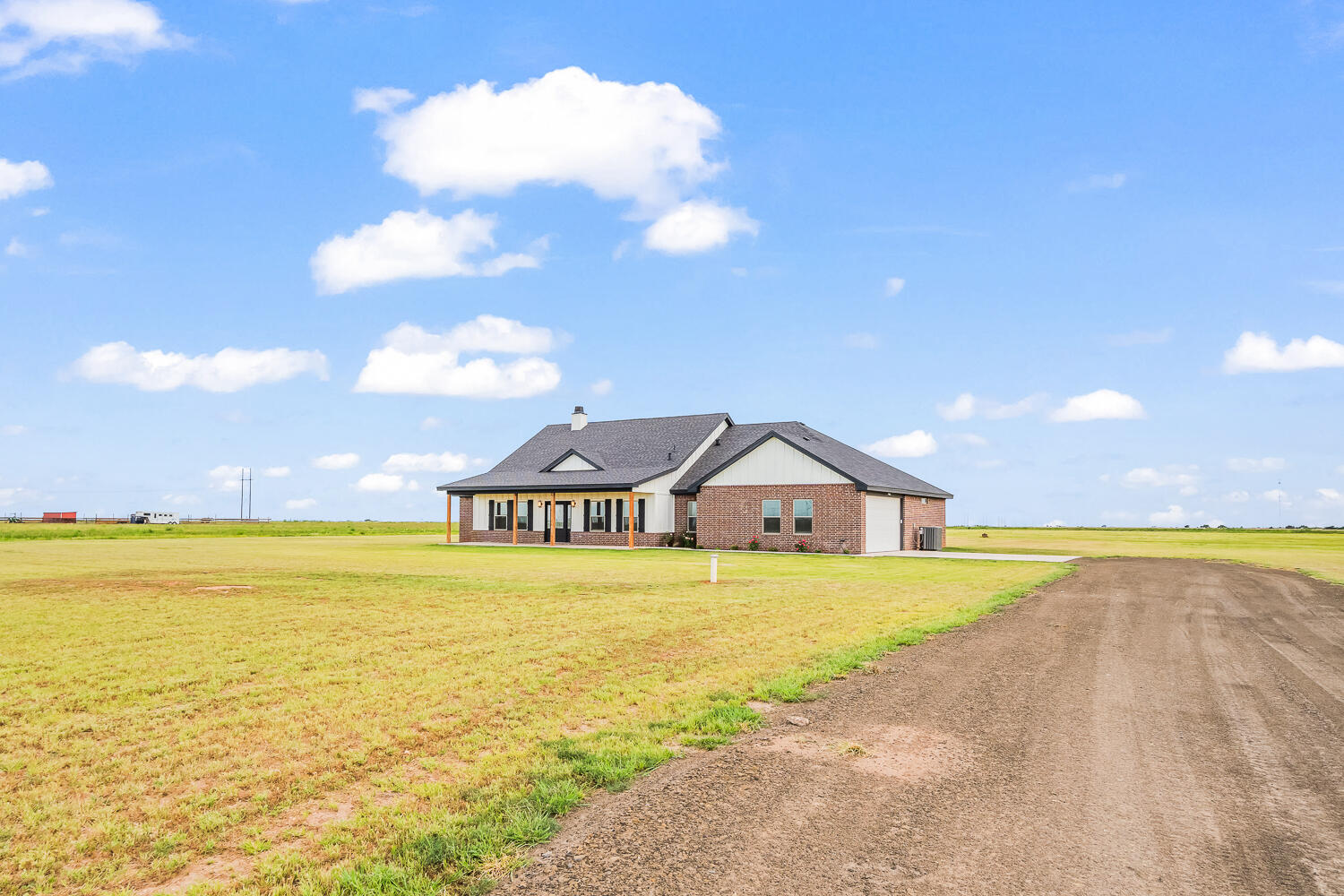 9405 County Rd 5330 Property Photo 4