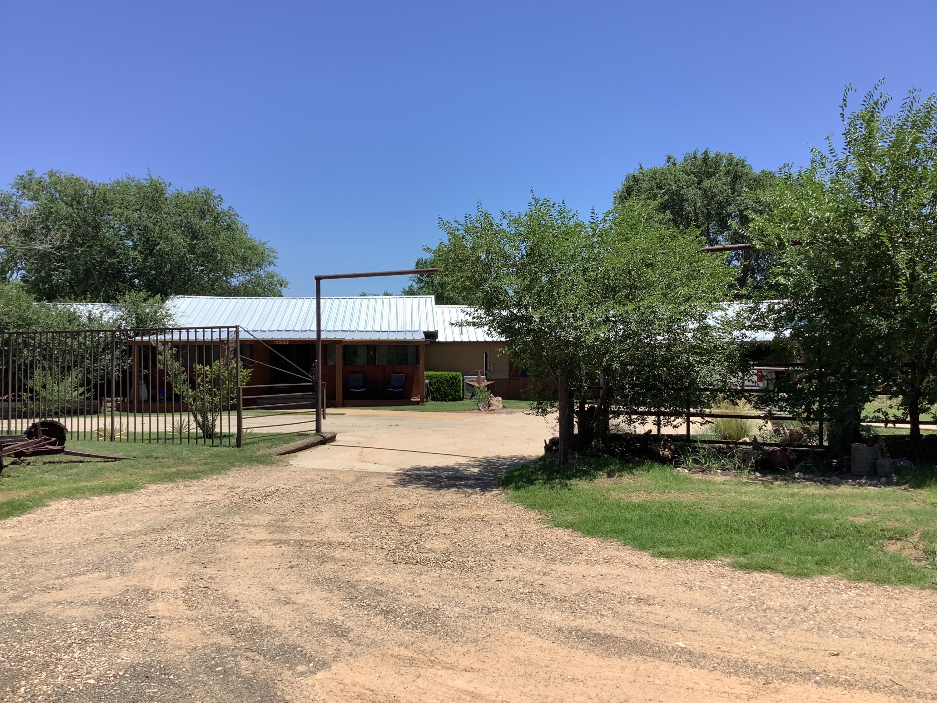 1203 S Date Street Property Photo 1