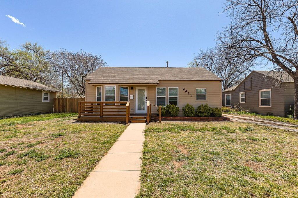 2411 24th Street Property Photo 1