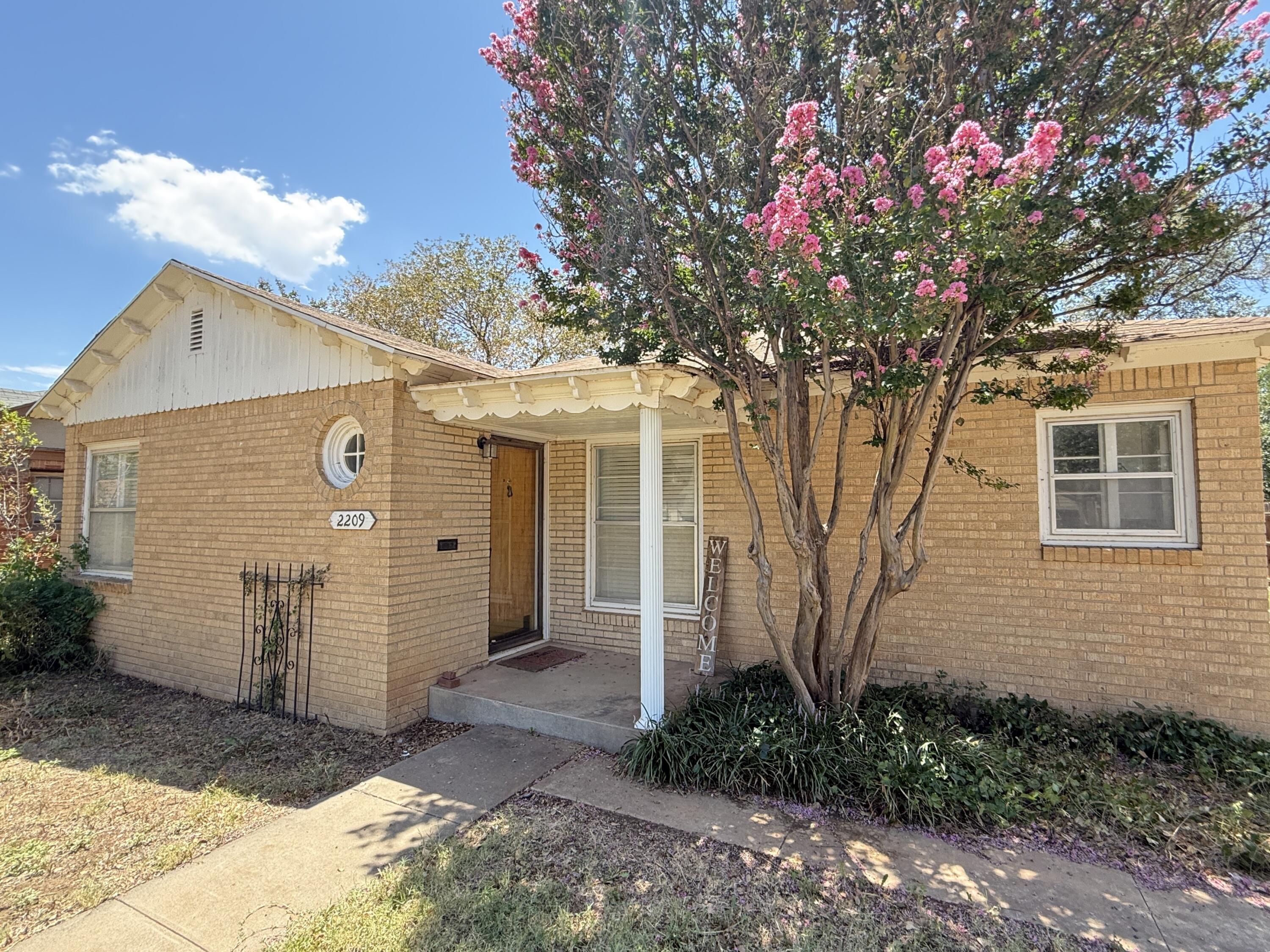 2209 17th Street Property Photo 1