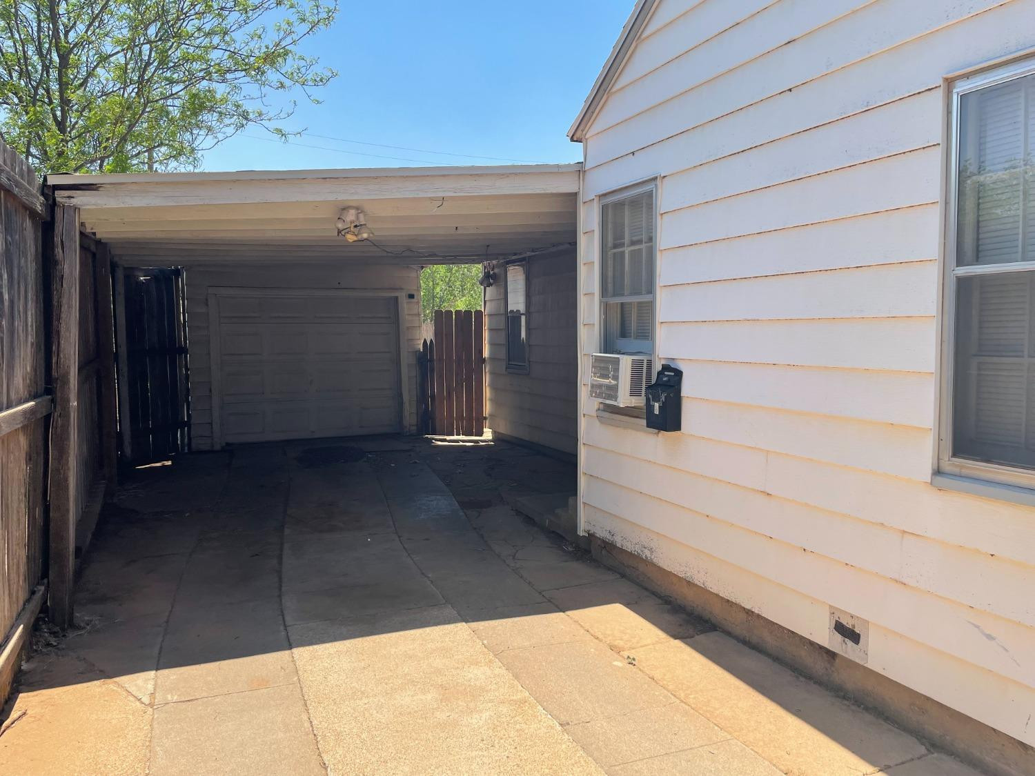 2411 22nd Street, B Property Photo