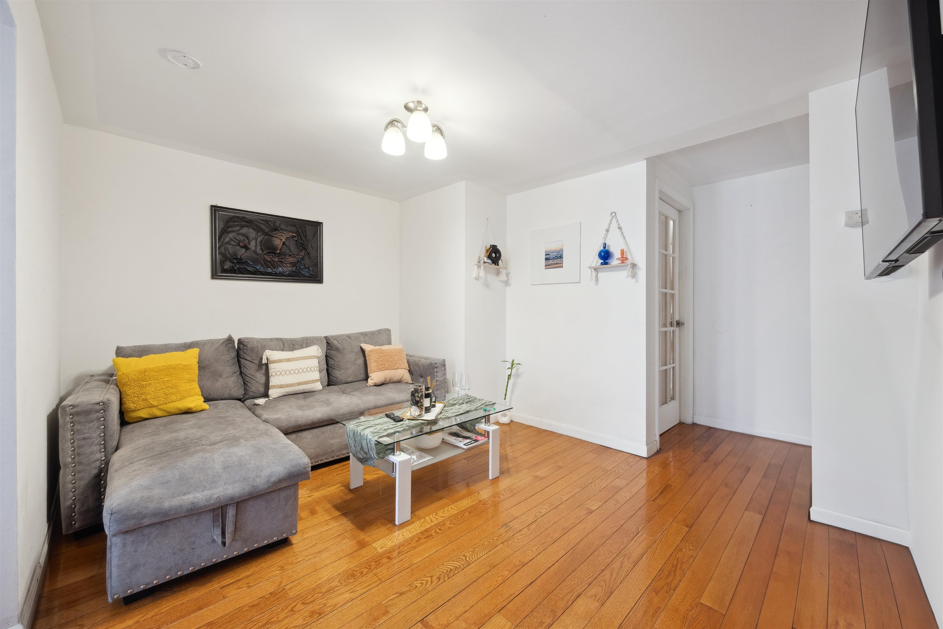 227 7th St Property Photo 17