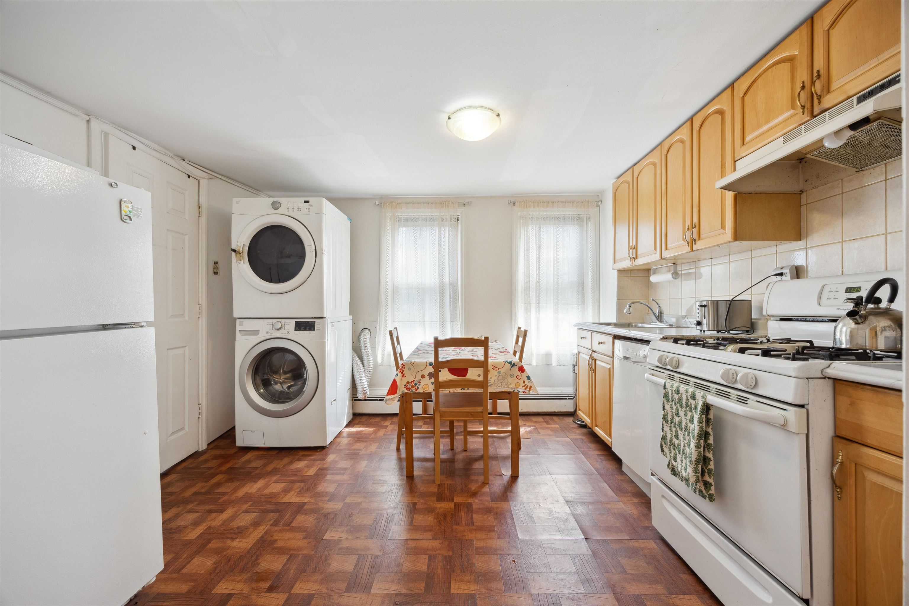 227 7th St Property Photo 19