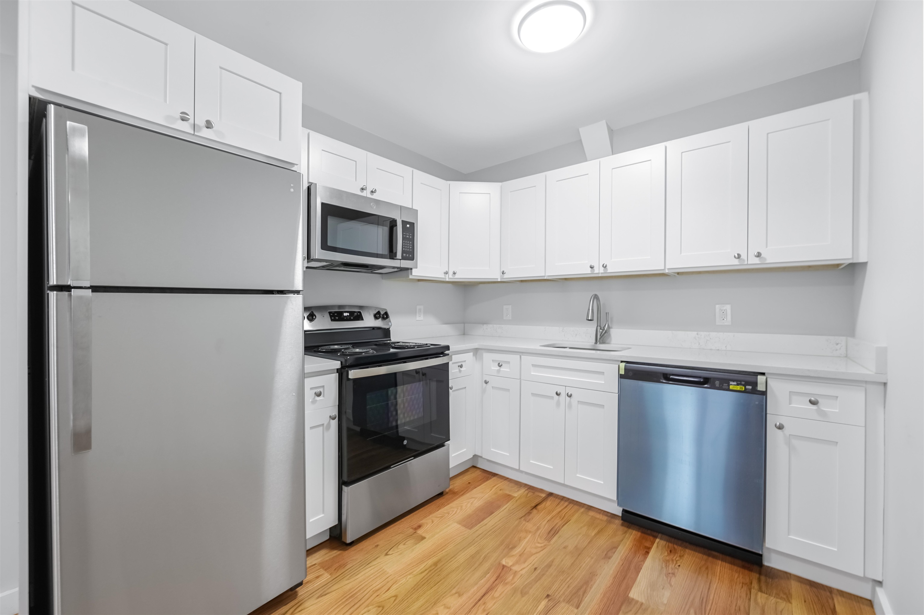 161 18th St 10c Property Photo 8