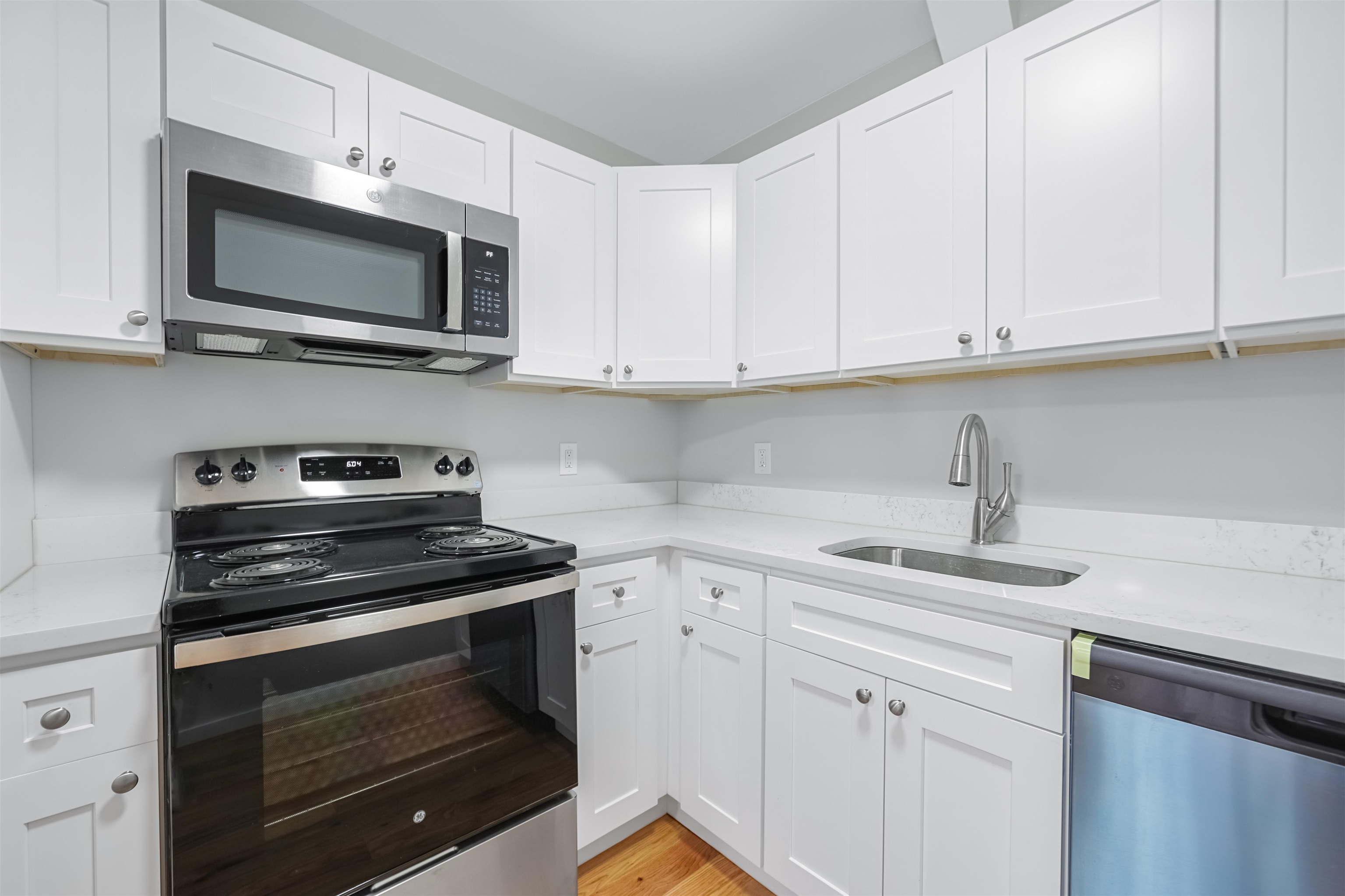 161 18th St 10c Property Photo 9