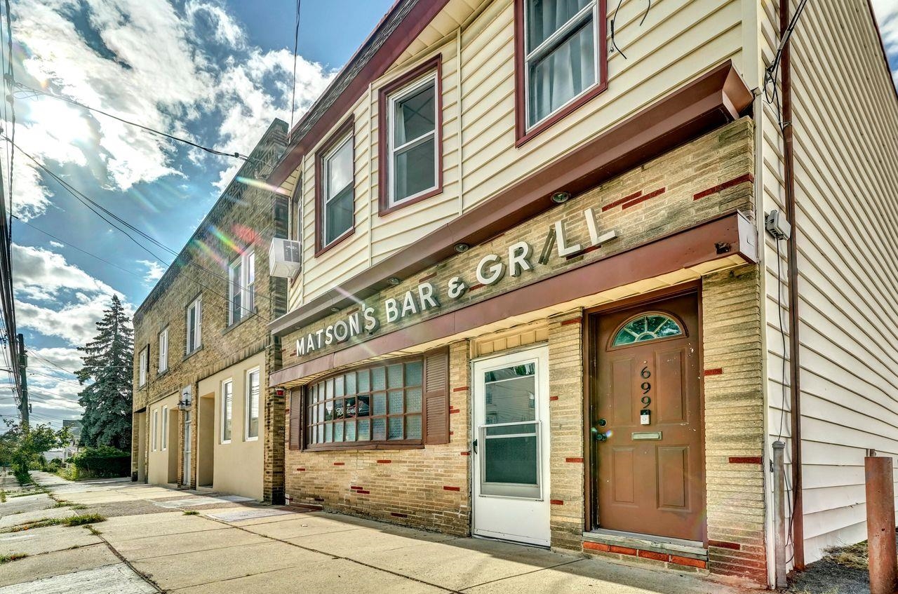699 ELM ST