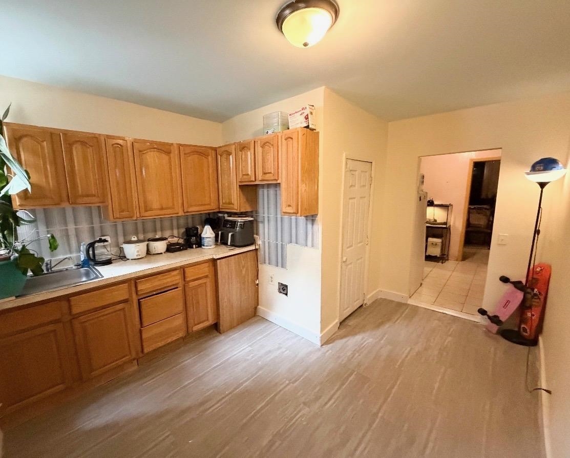 2808 Palisade Ave Property Photo 5
