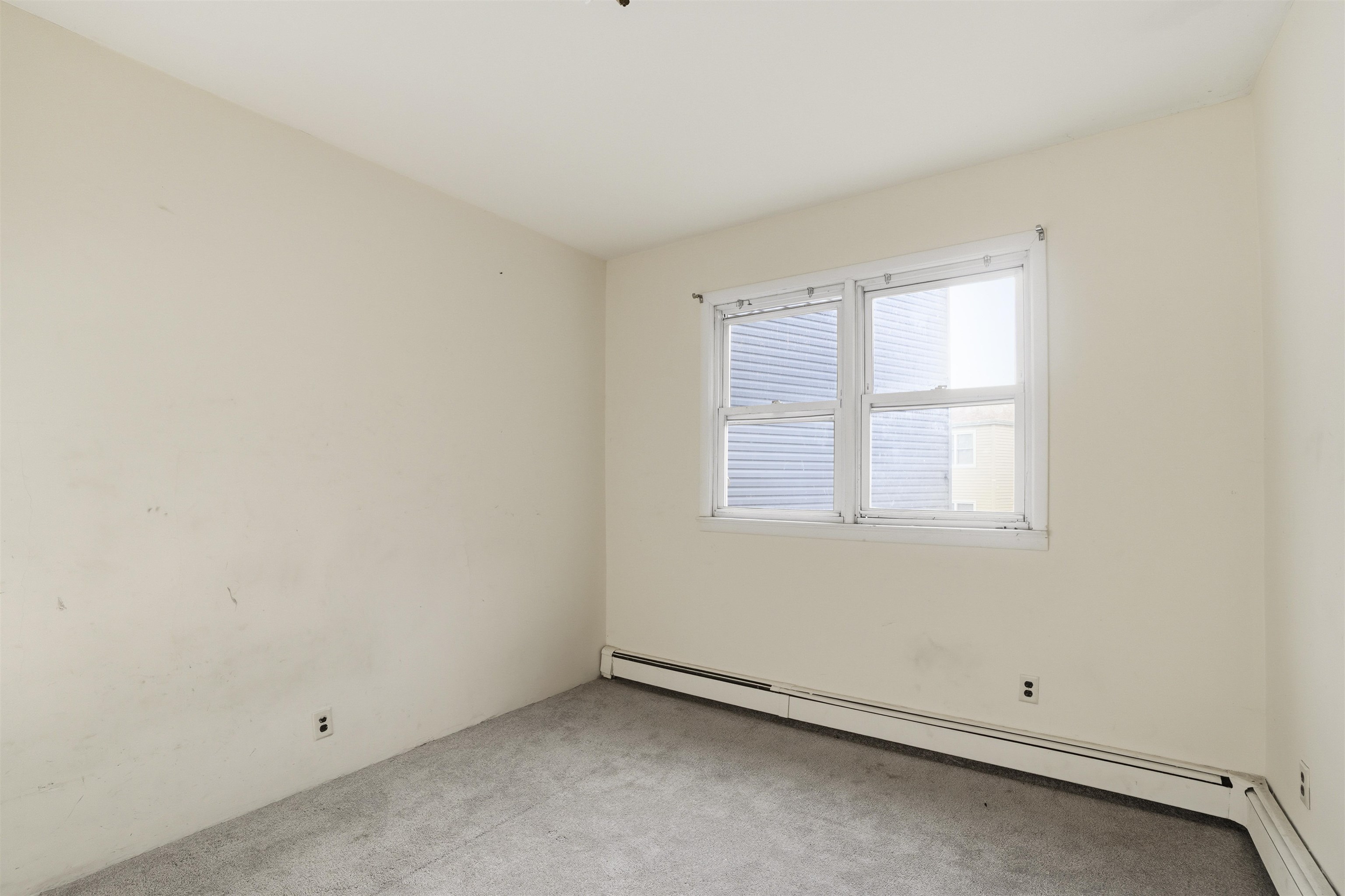 98 West 49th St Property Photo 18