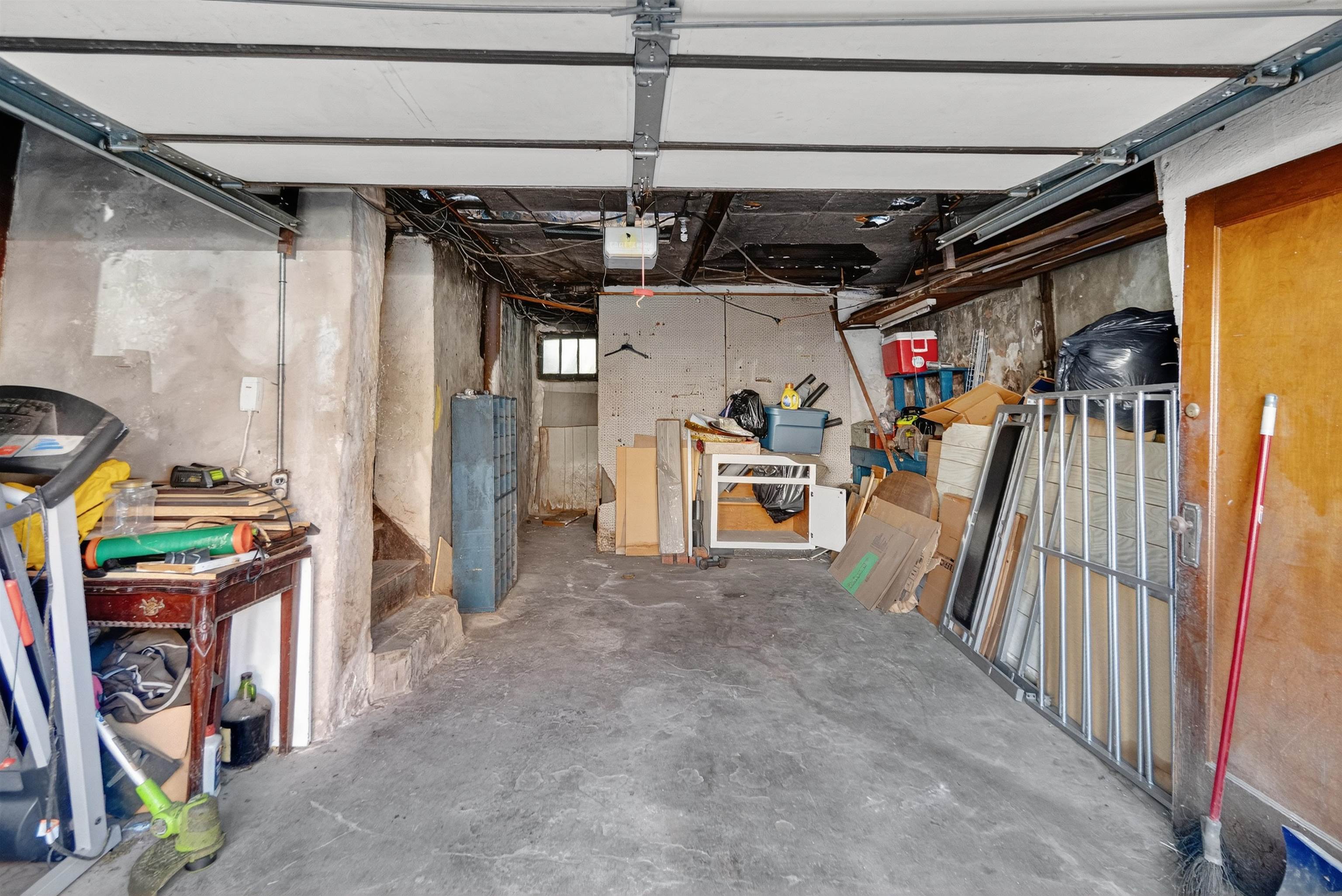98 West 49th St Property Photo 25