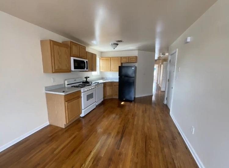 13 Union St 2 Property Photo 6