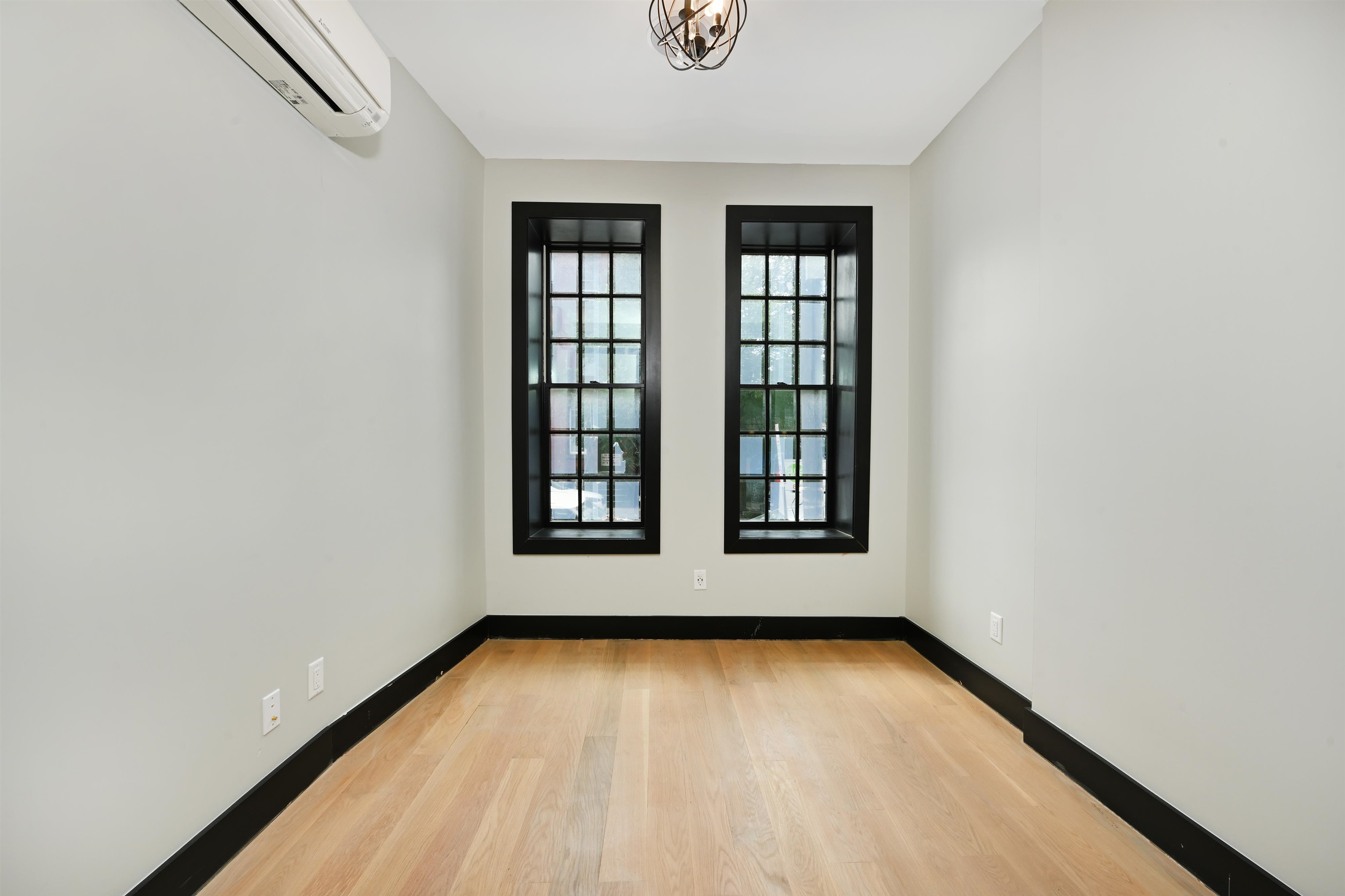 208 15th St Property Photo 12