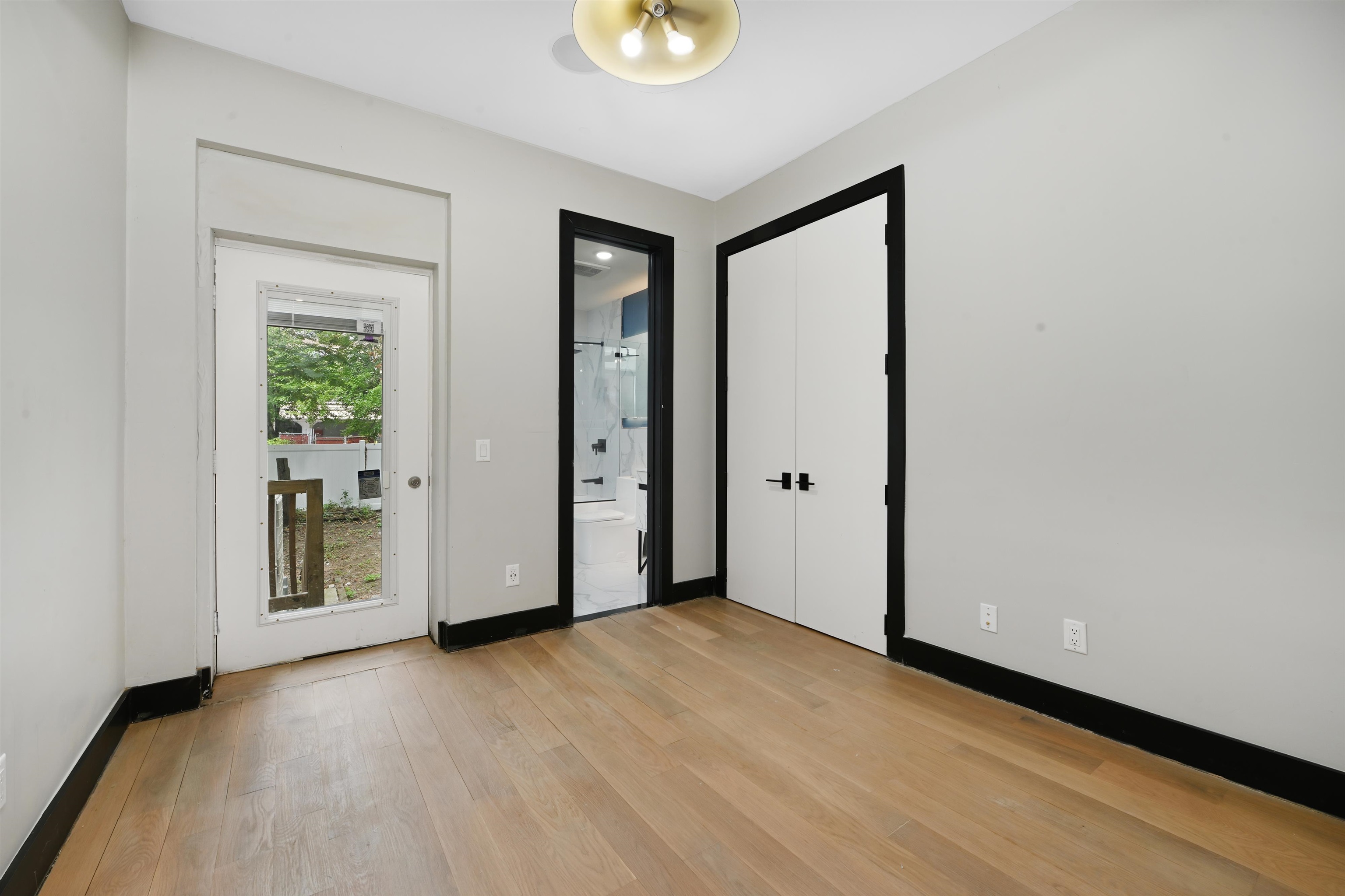 208 15th St Property Photo 16