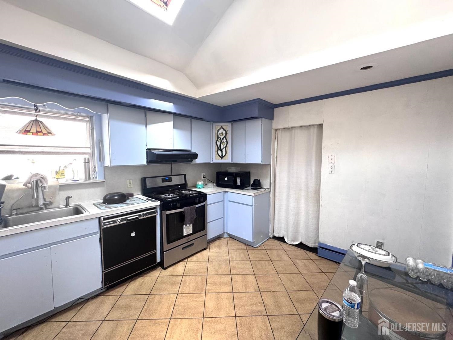 28 Silzer Ave Property Photo 7