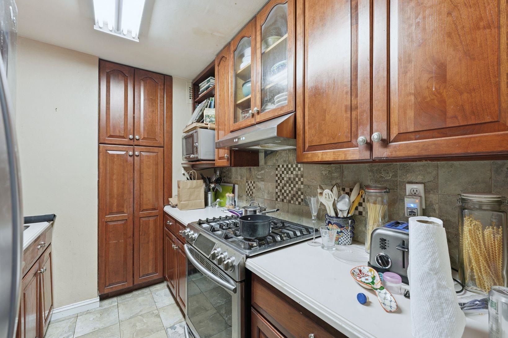 6040 Blvd East 32j Property Photo 9