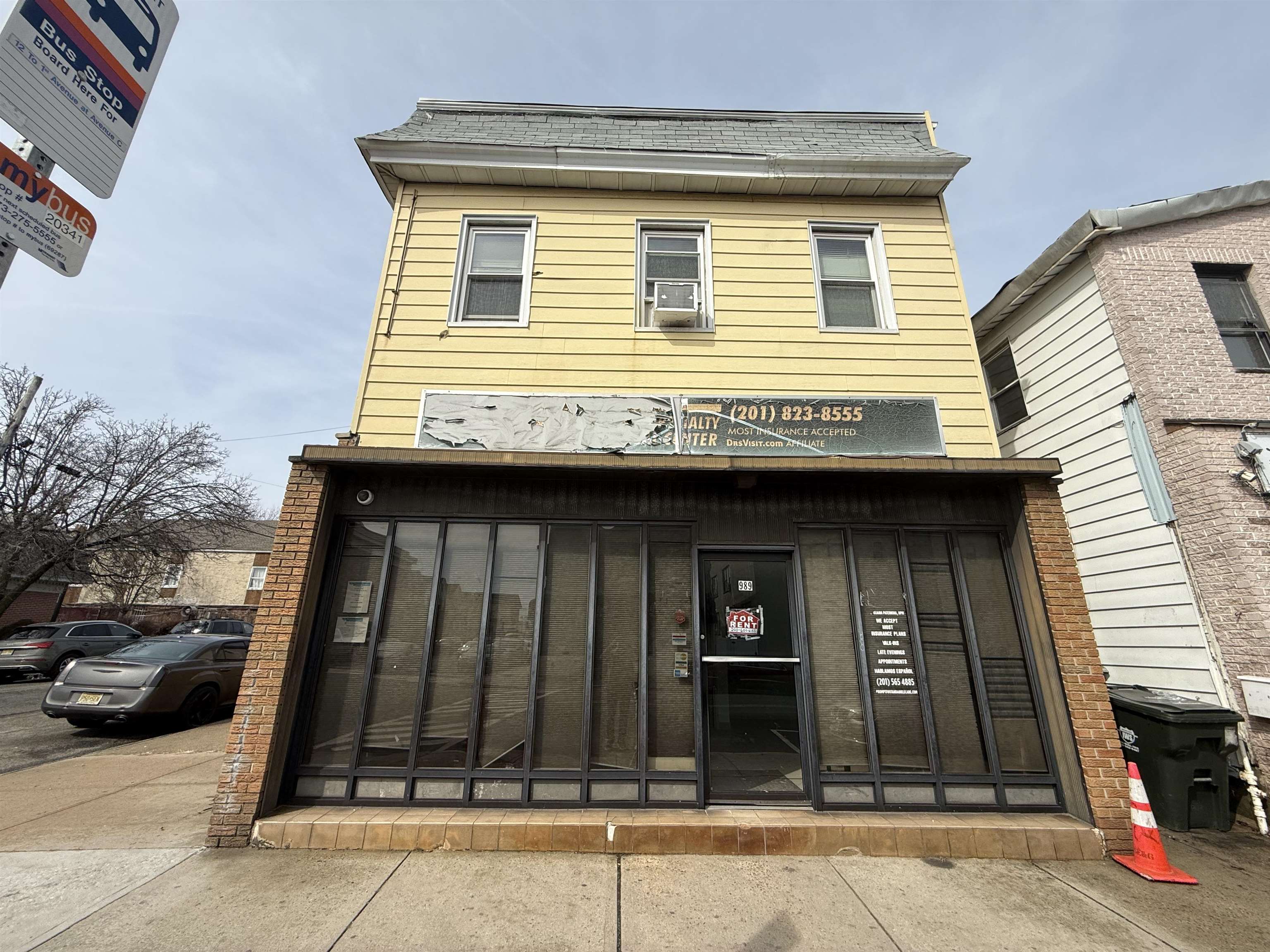989 Broadway Property Photo 1