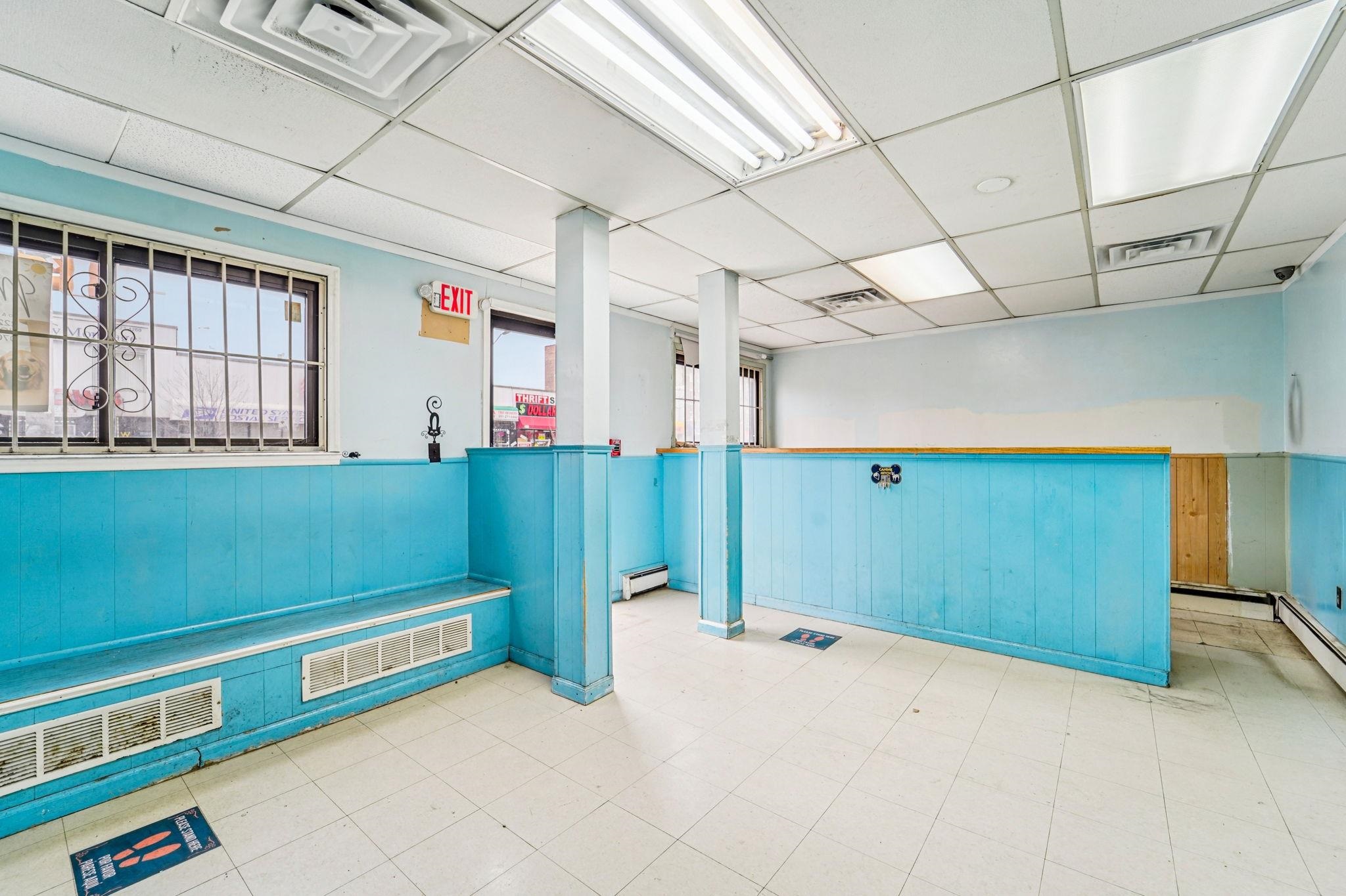 600 Kennedy Blvd Property Photo 3