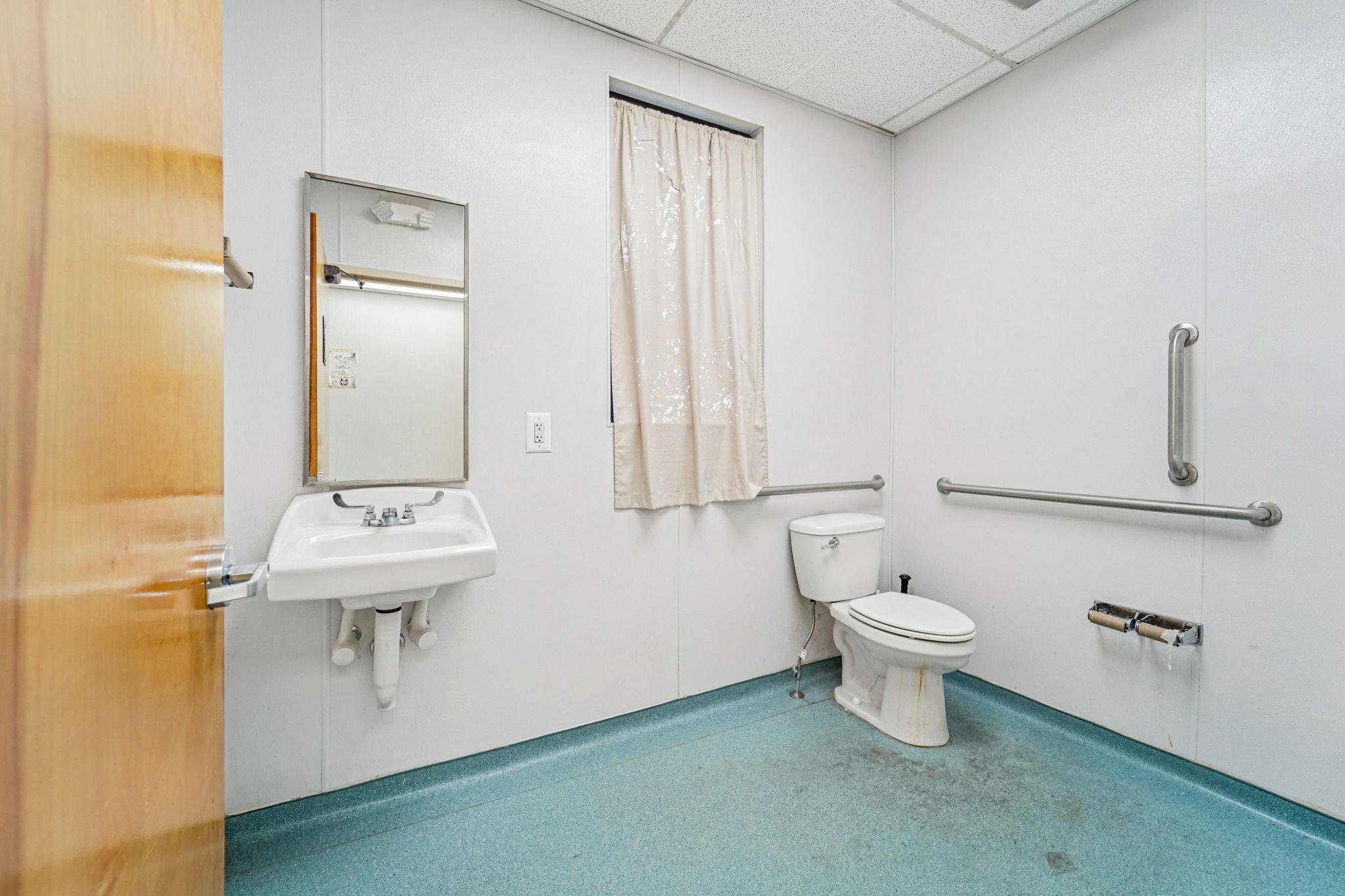 600 Kennedy Blvd Property Photo 11