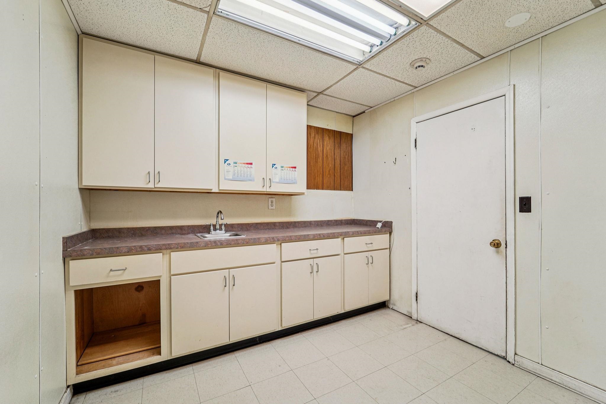 600 Kennedy Blvd Property Photo 12