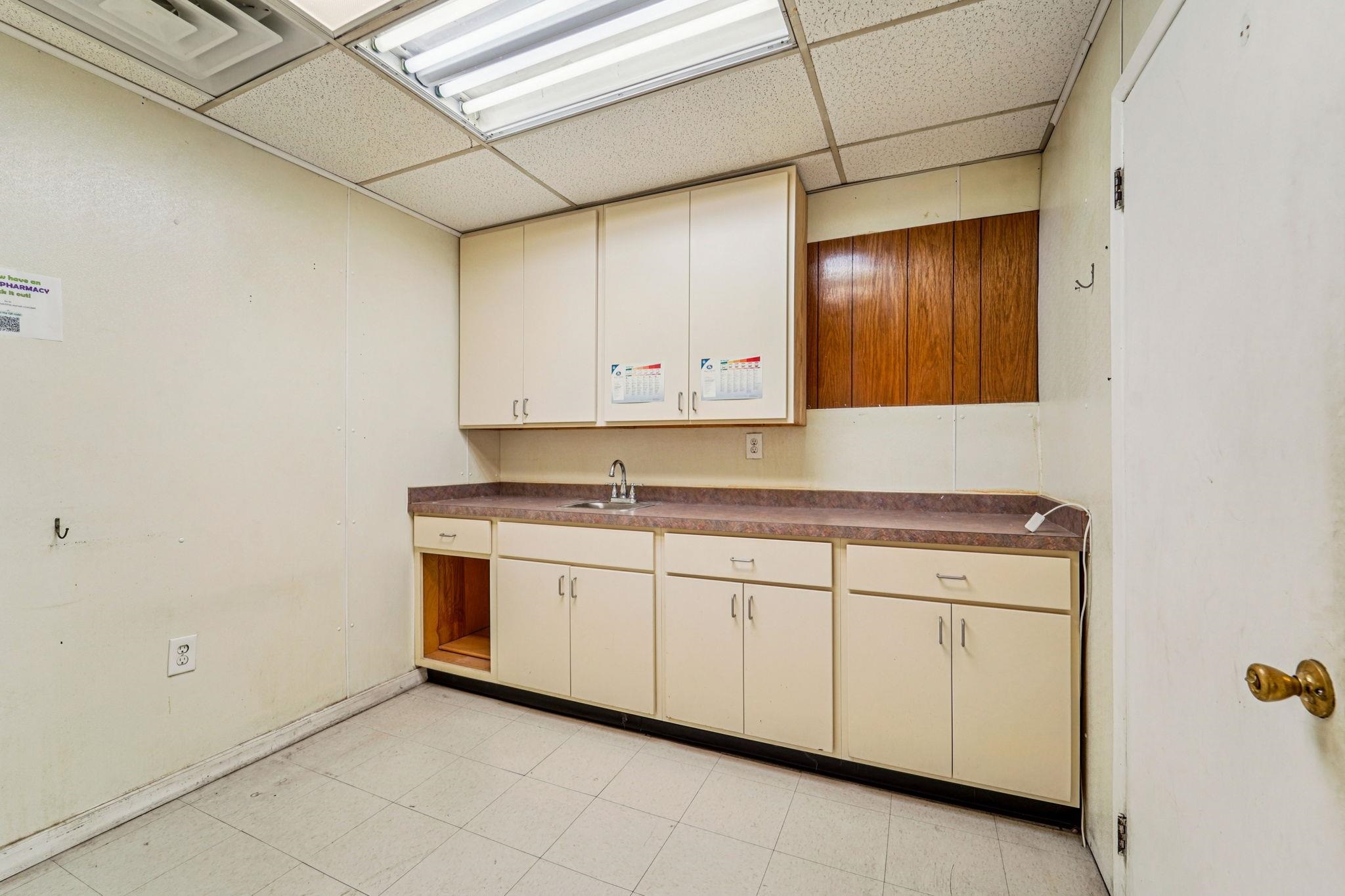600 Kennedy Blvd Property Photo 13