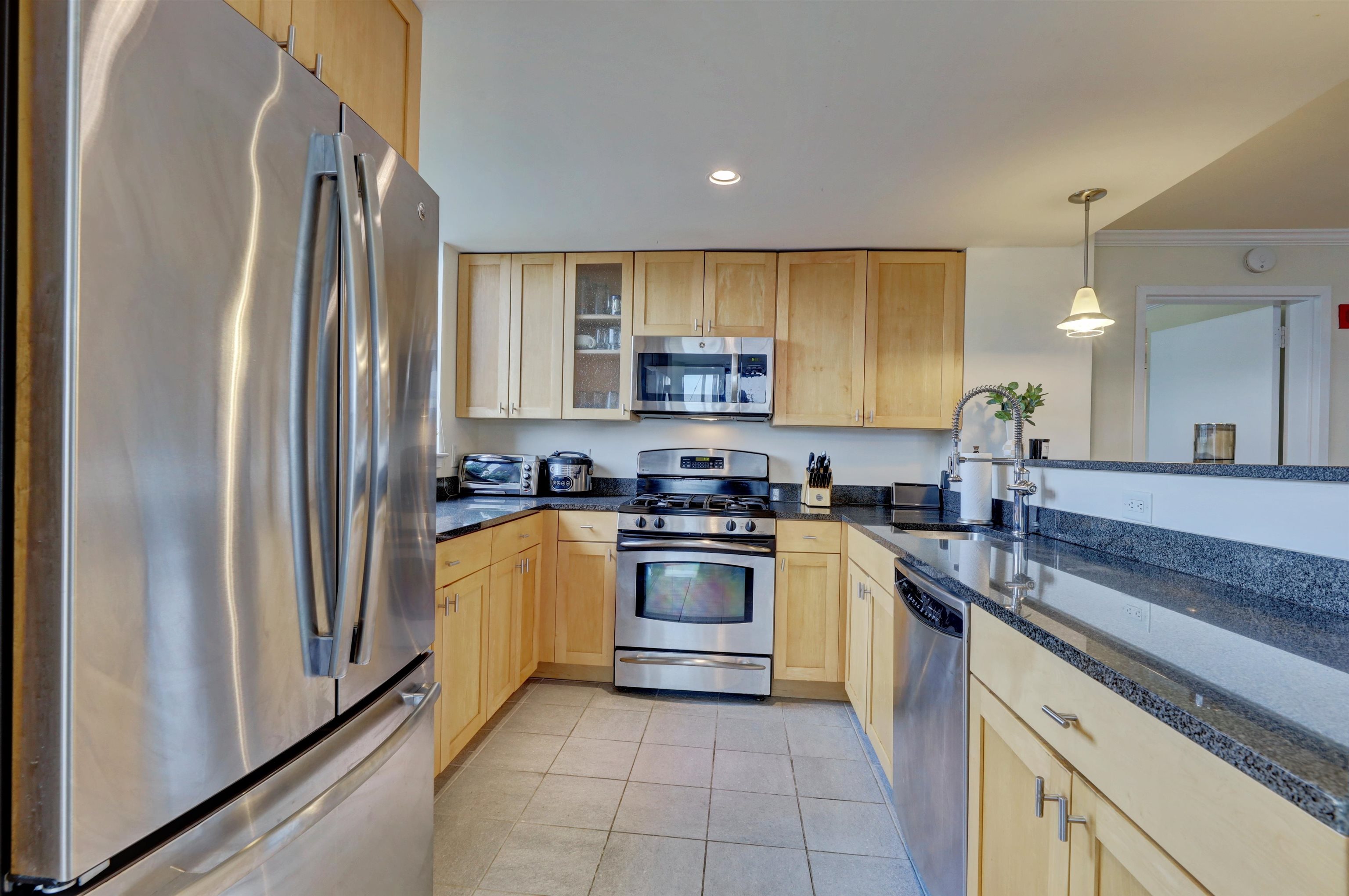 700 Grove St 3q Property Photo 13