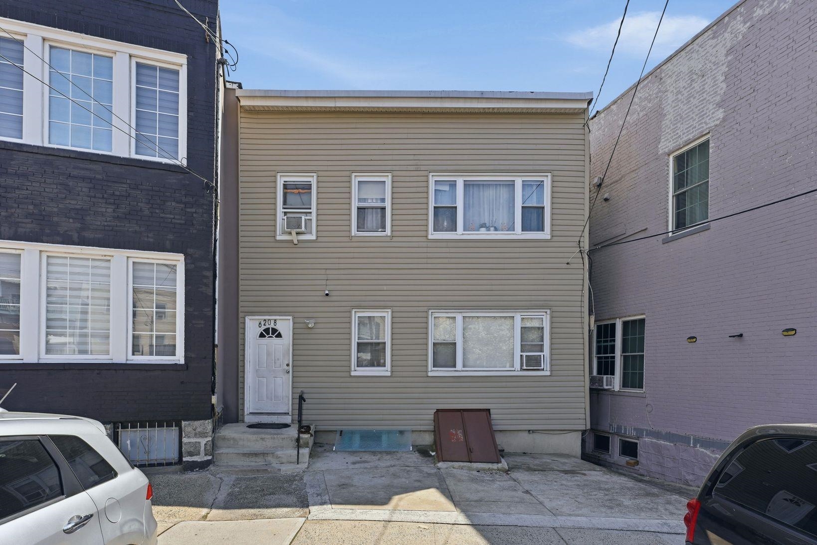 6208 DURHAM AVE Property Photo 1