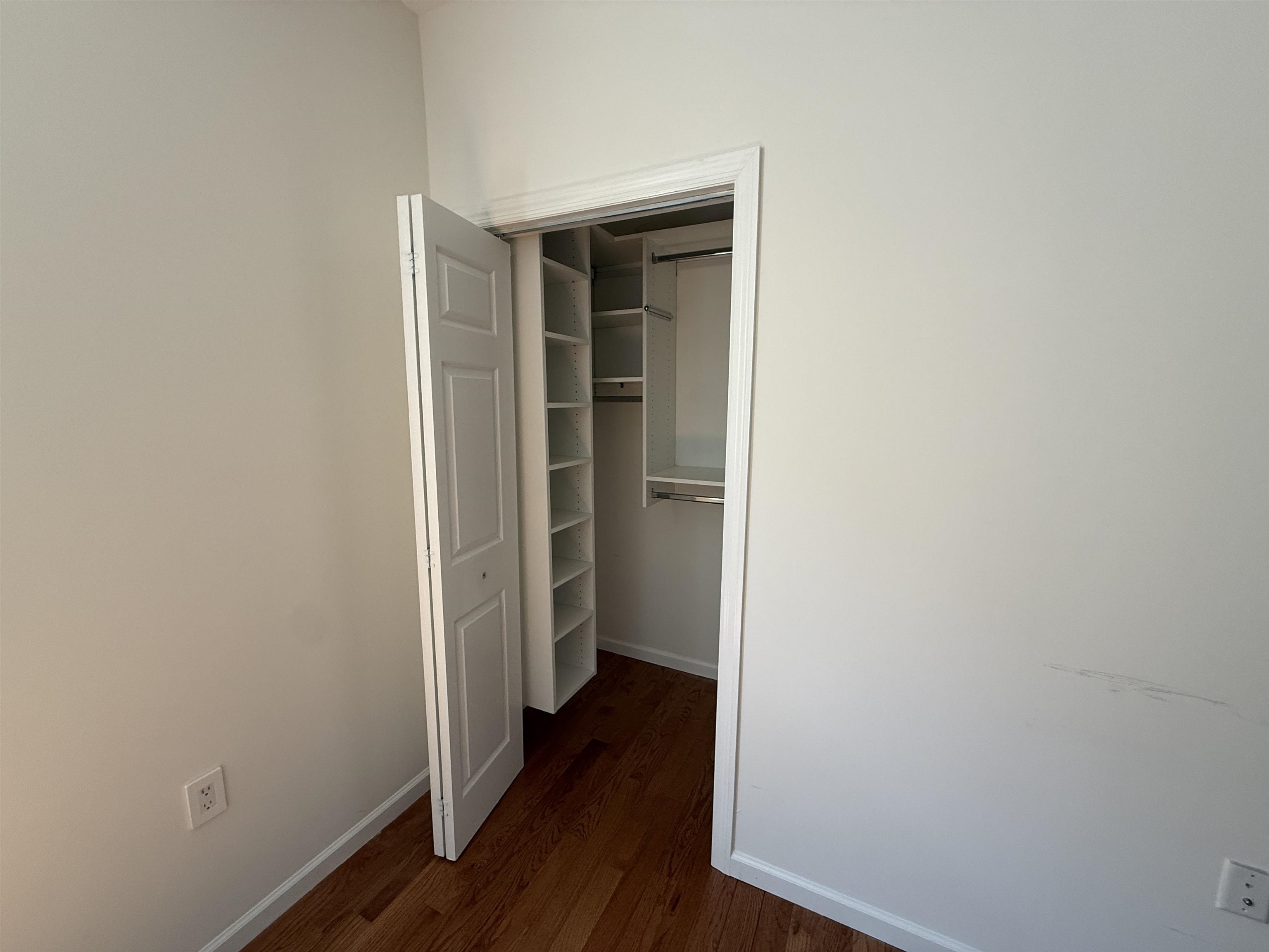 189 Terrace Ave Property Photo 12