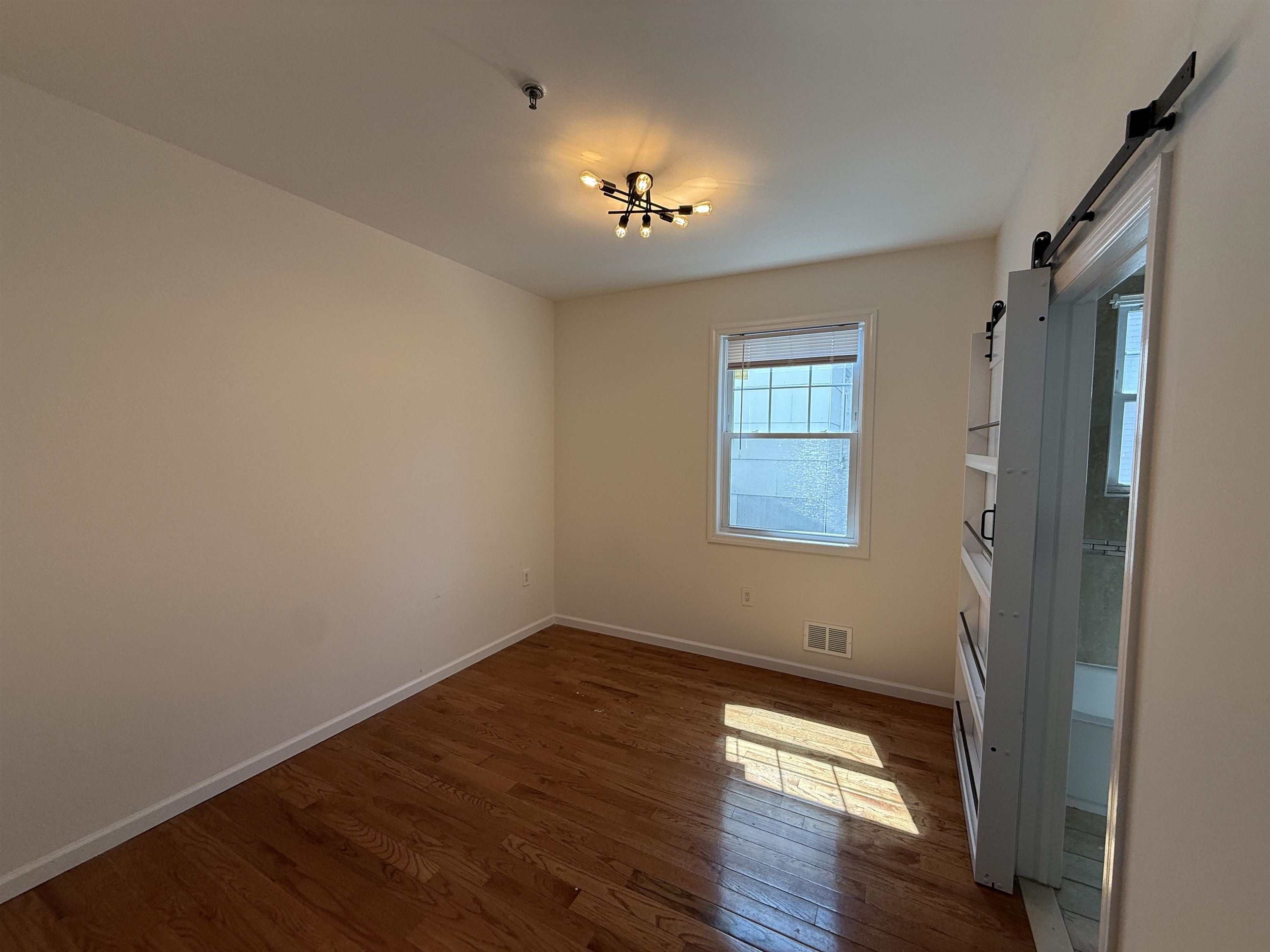 189 Terrace Ave Property Photo 17