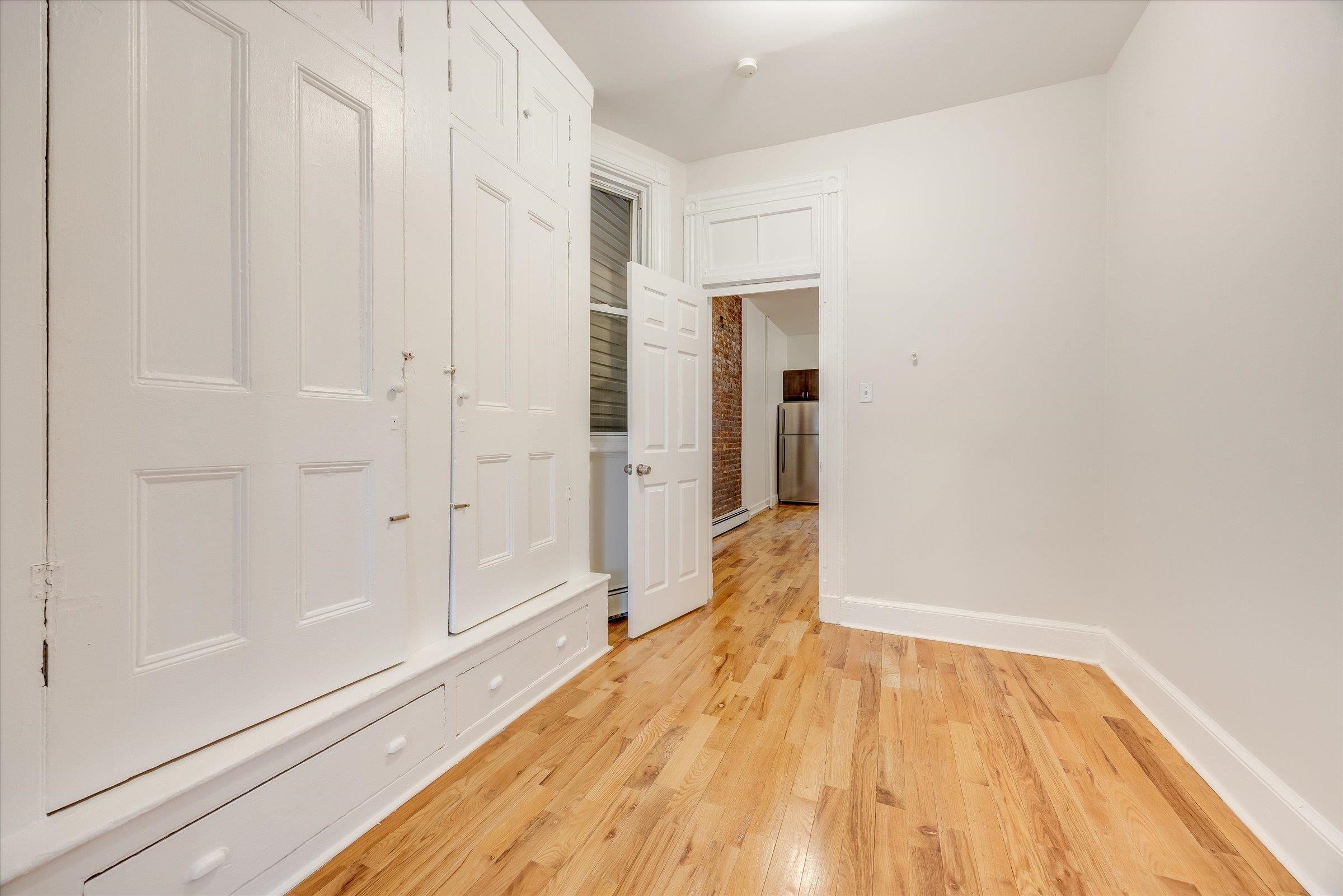 147 New York Ave 2l Property Photo 11