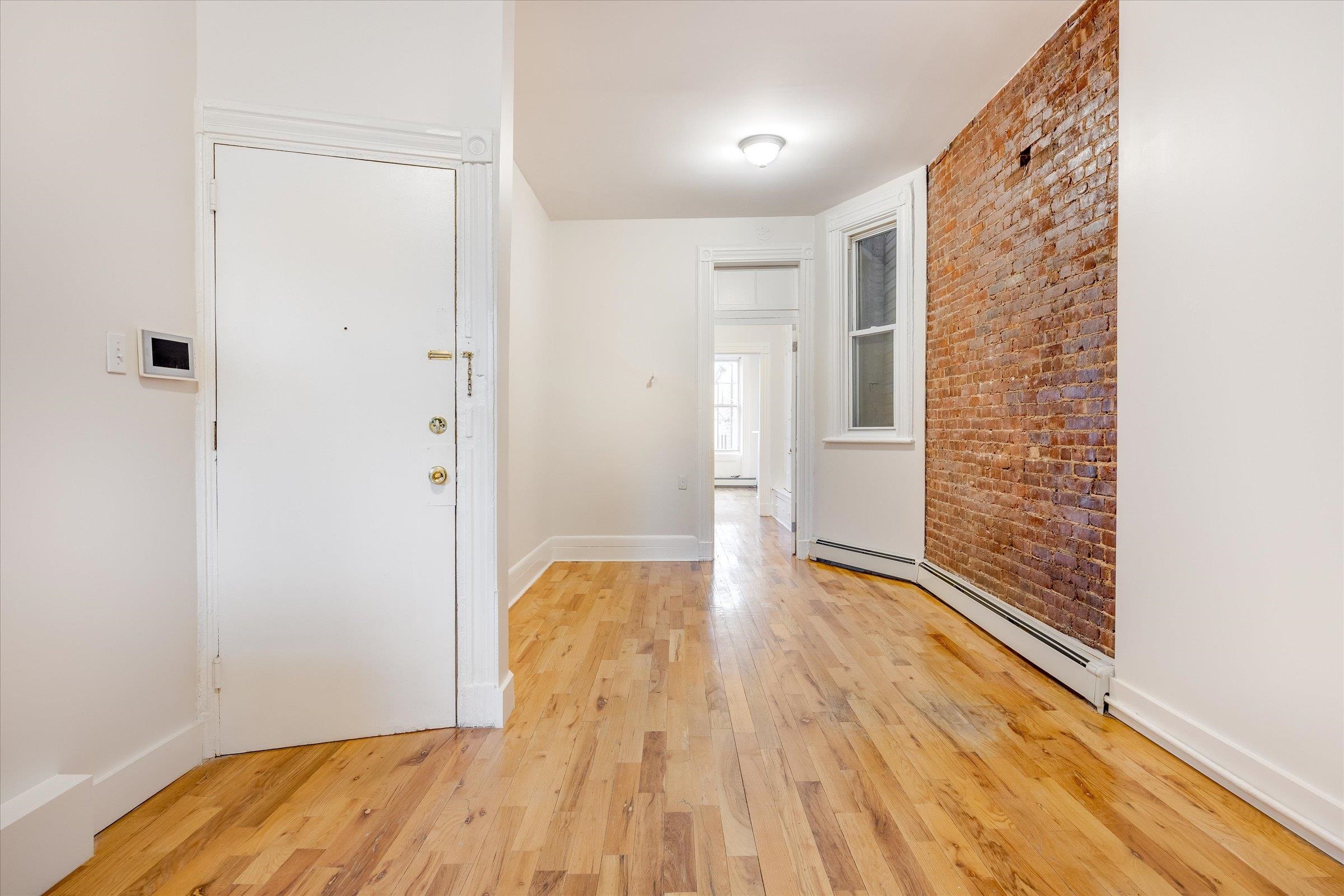 147 New York Ave 2l Property Photo 17