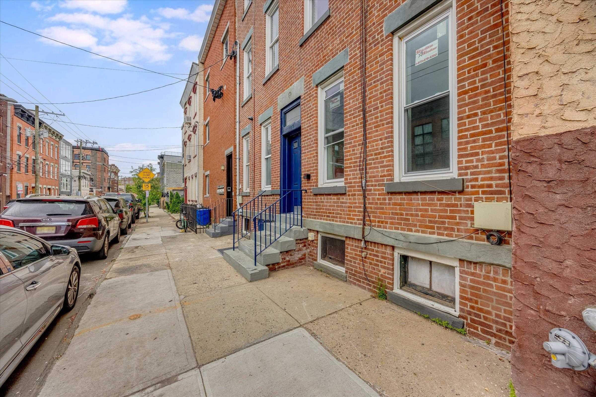 147 New York Ave 2l Property Photo 24