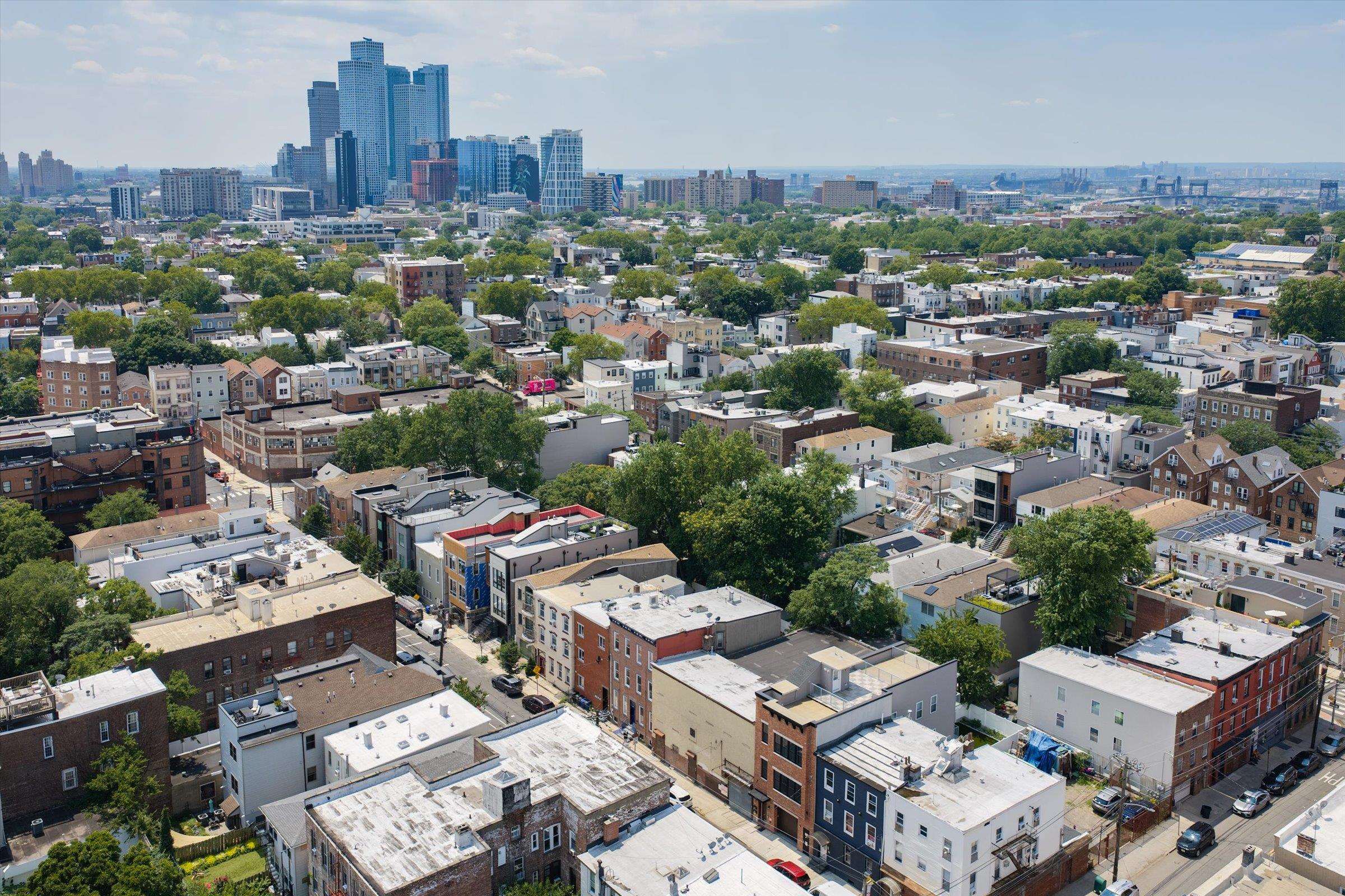147 New York Ave 2l Property Photo 26