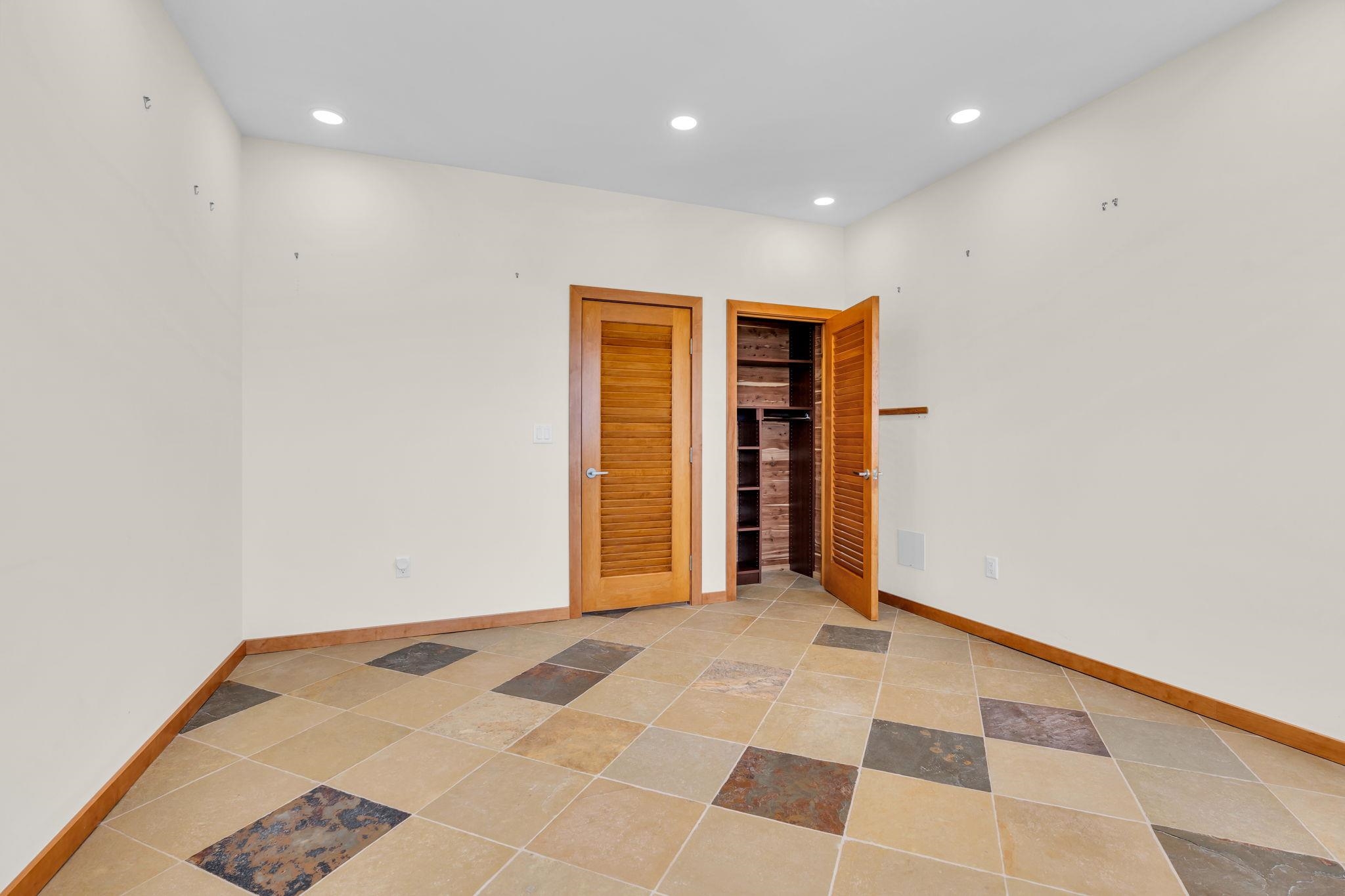 55 Ocean Ave Ph B Property Photo 15