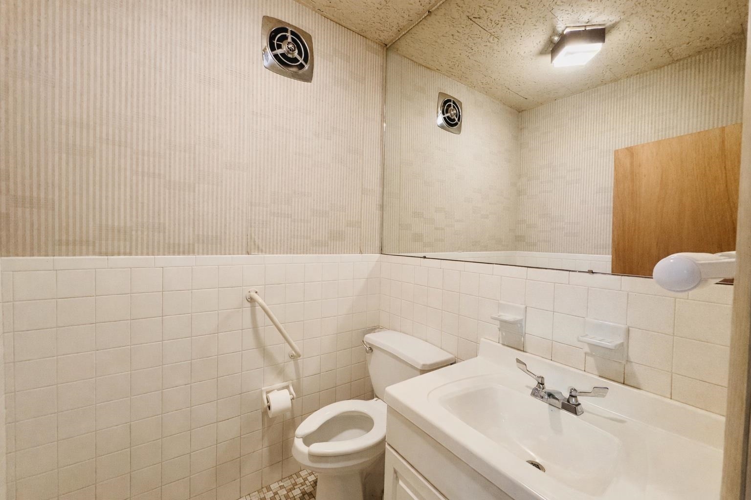 696 Avenue C Property Photo 29