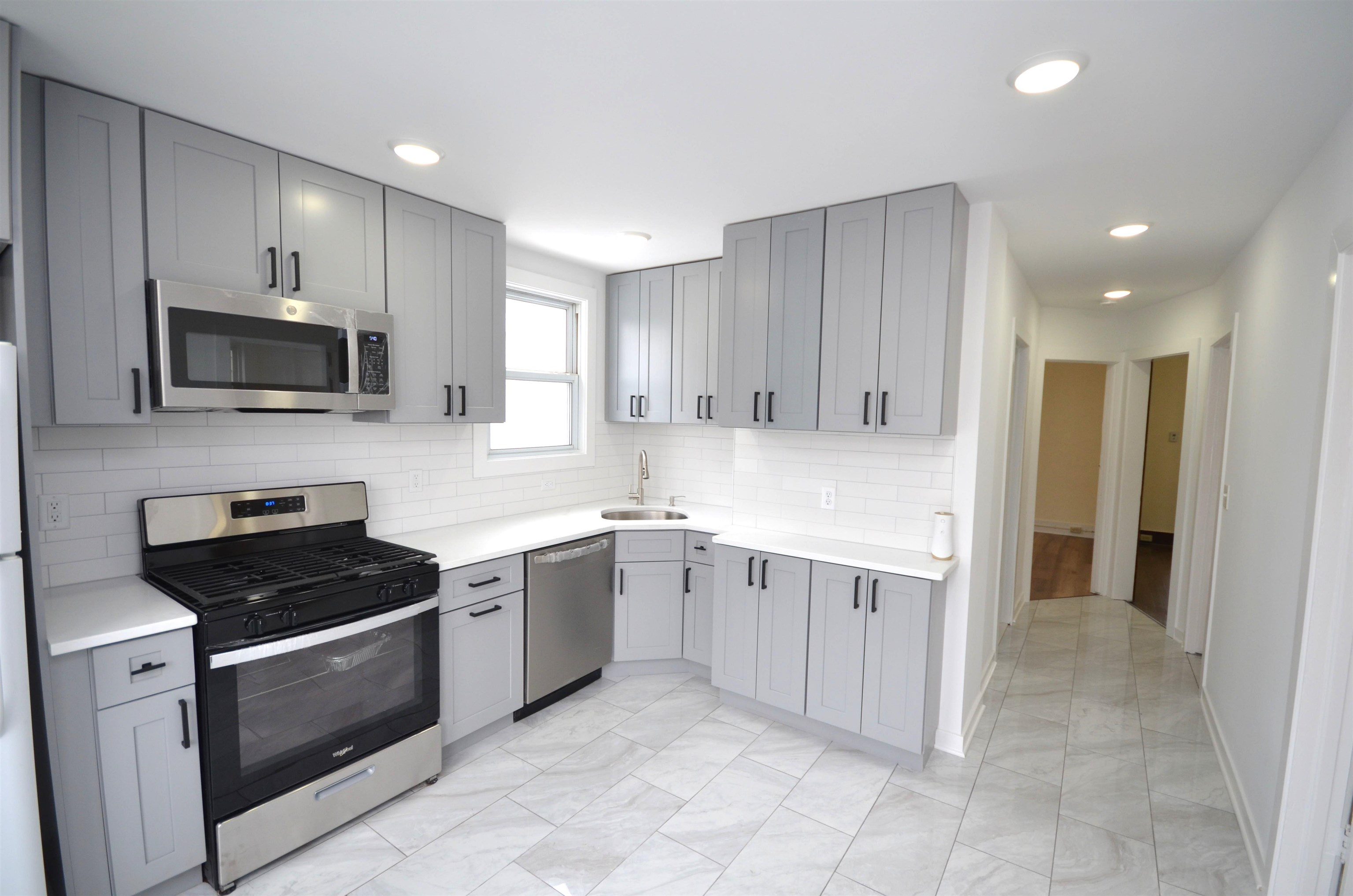 413 DAVIS AVE 2 Property Photo 1