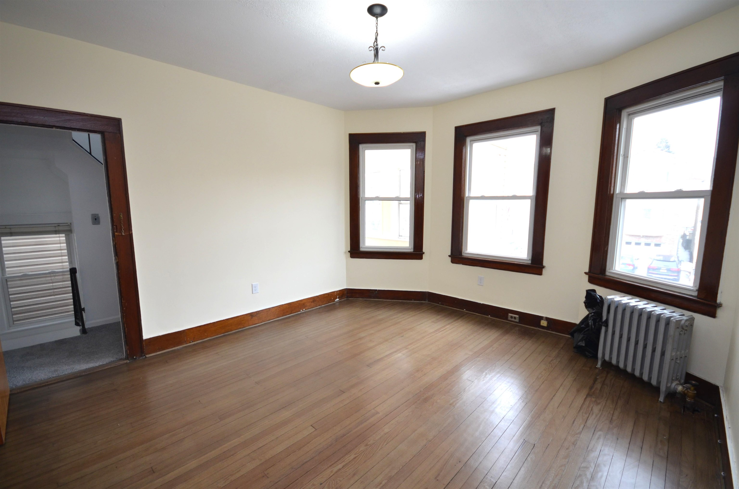 413 Davis Ave 2 Property Photo 2