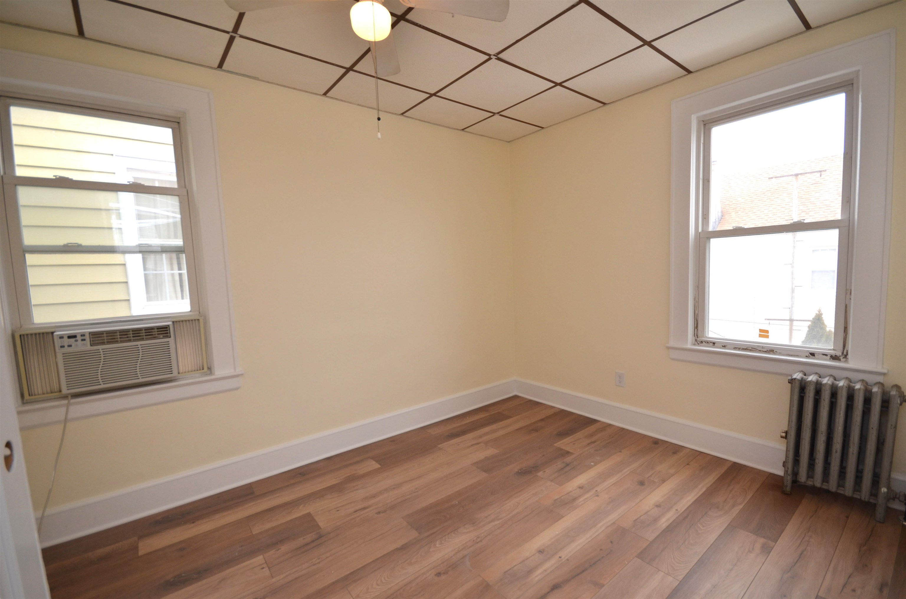 413 Davis Ave 2 Property Photo 4