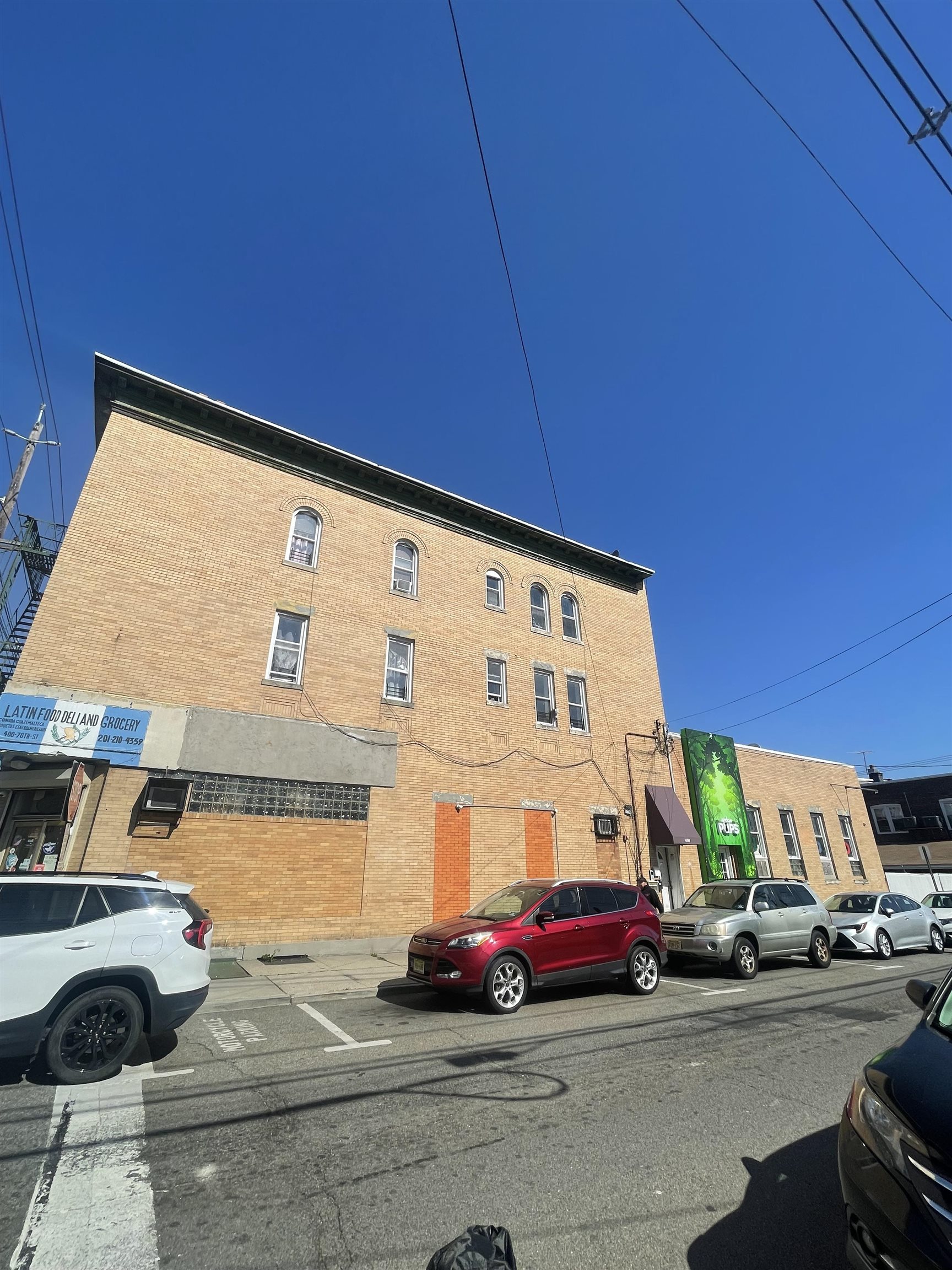 400 70TH ST Property Photo 1
