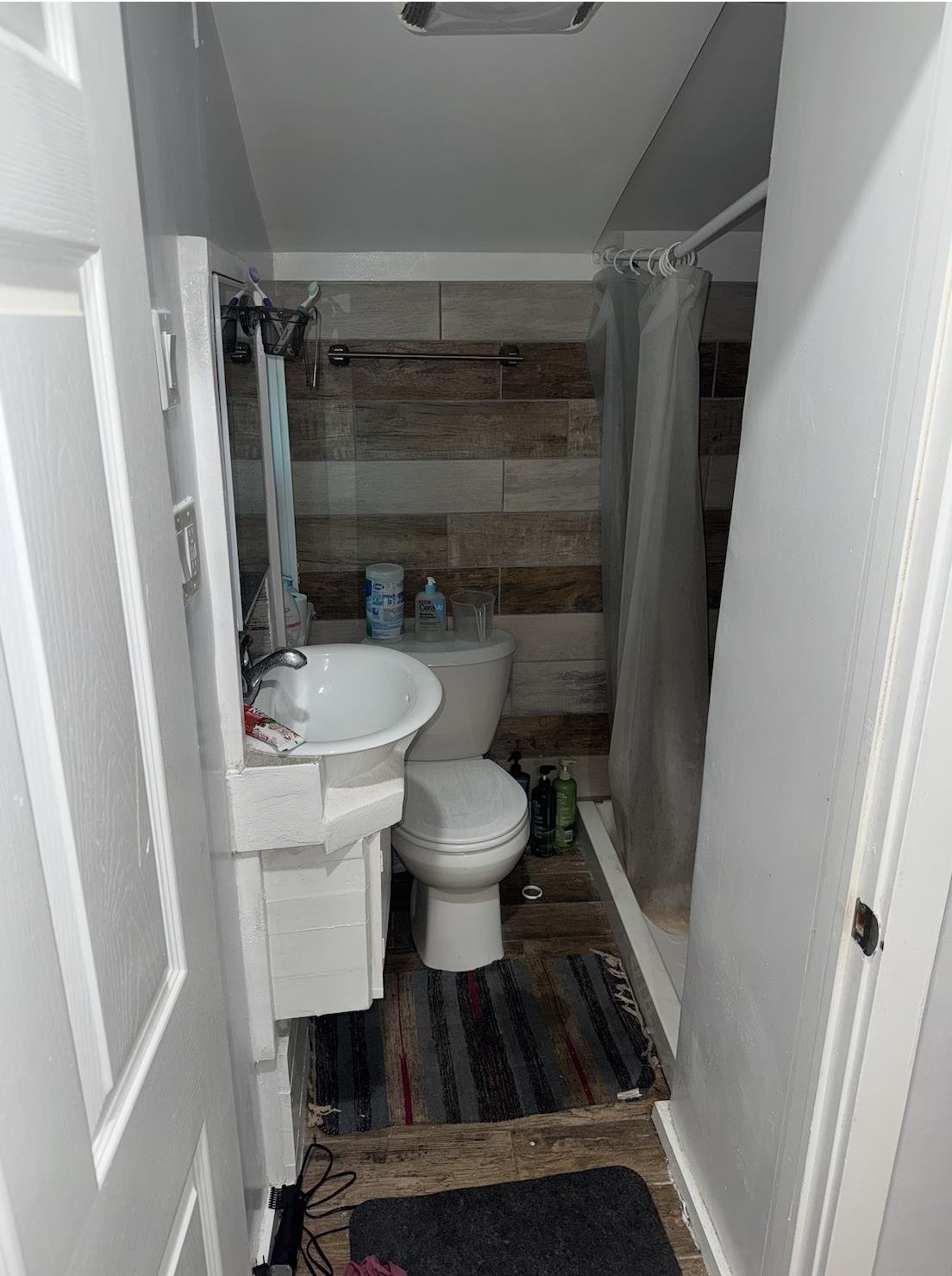173 Clendenny Ave Property Photo 14
