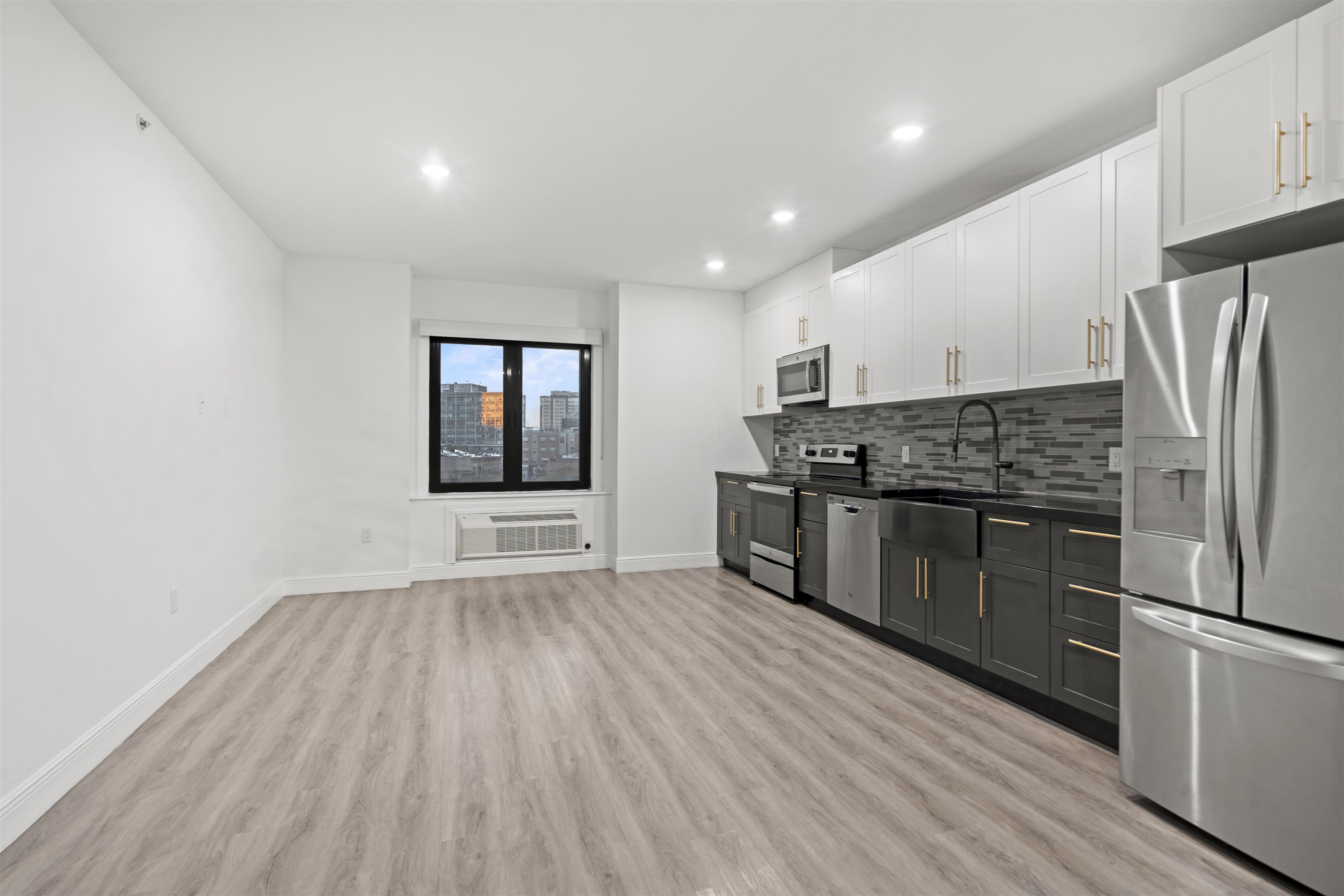 211 Baldwin Ave 606 Property Photo 7