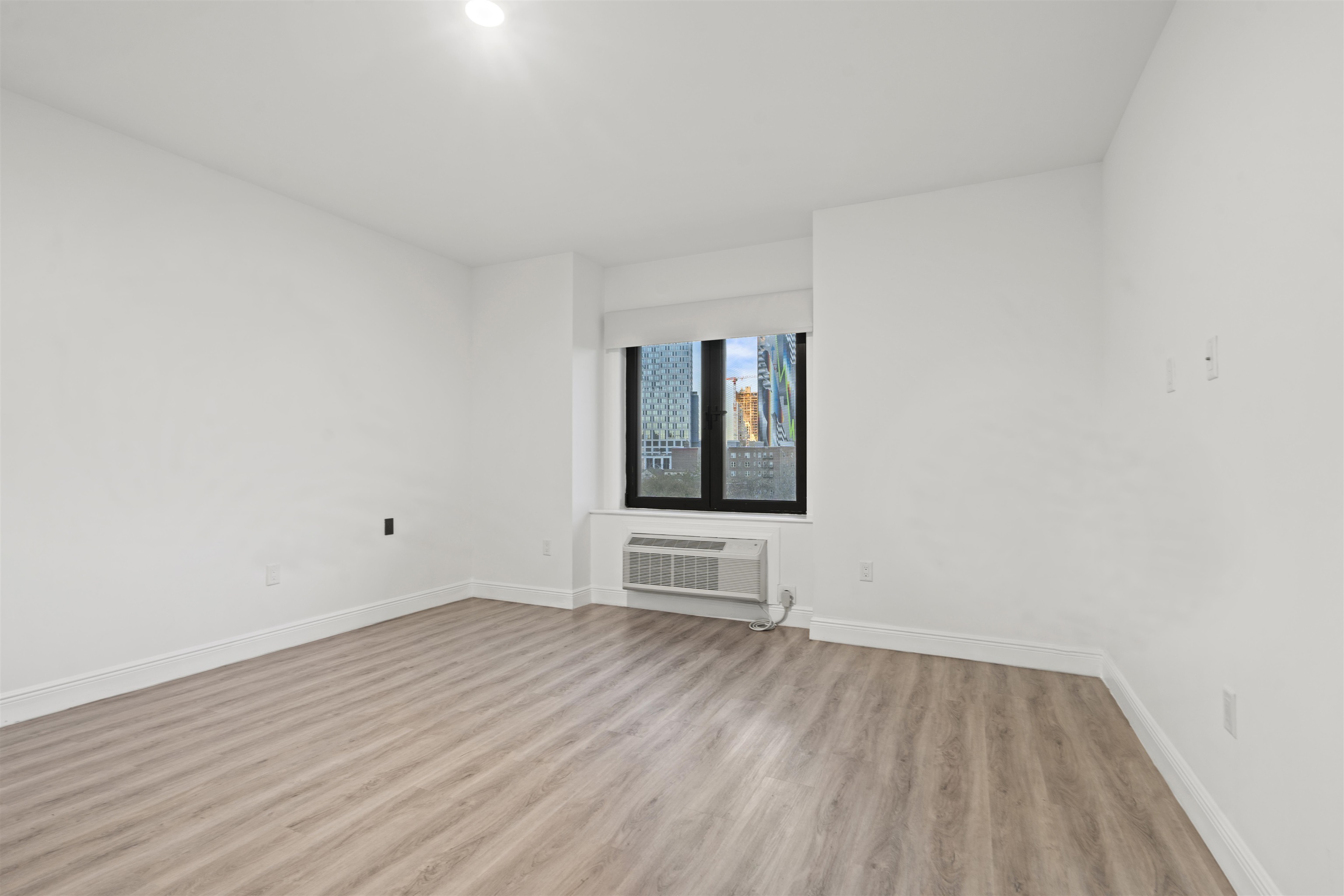 211 Baldwin Ave 606 Property Photo 8