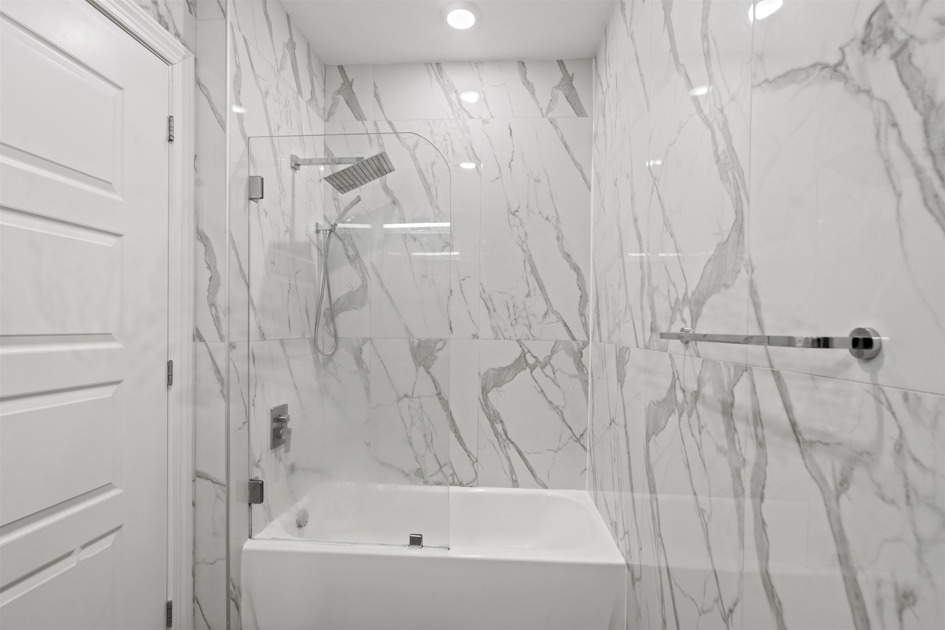 211 Baldwin Ave 606 Property Photo 11