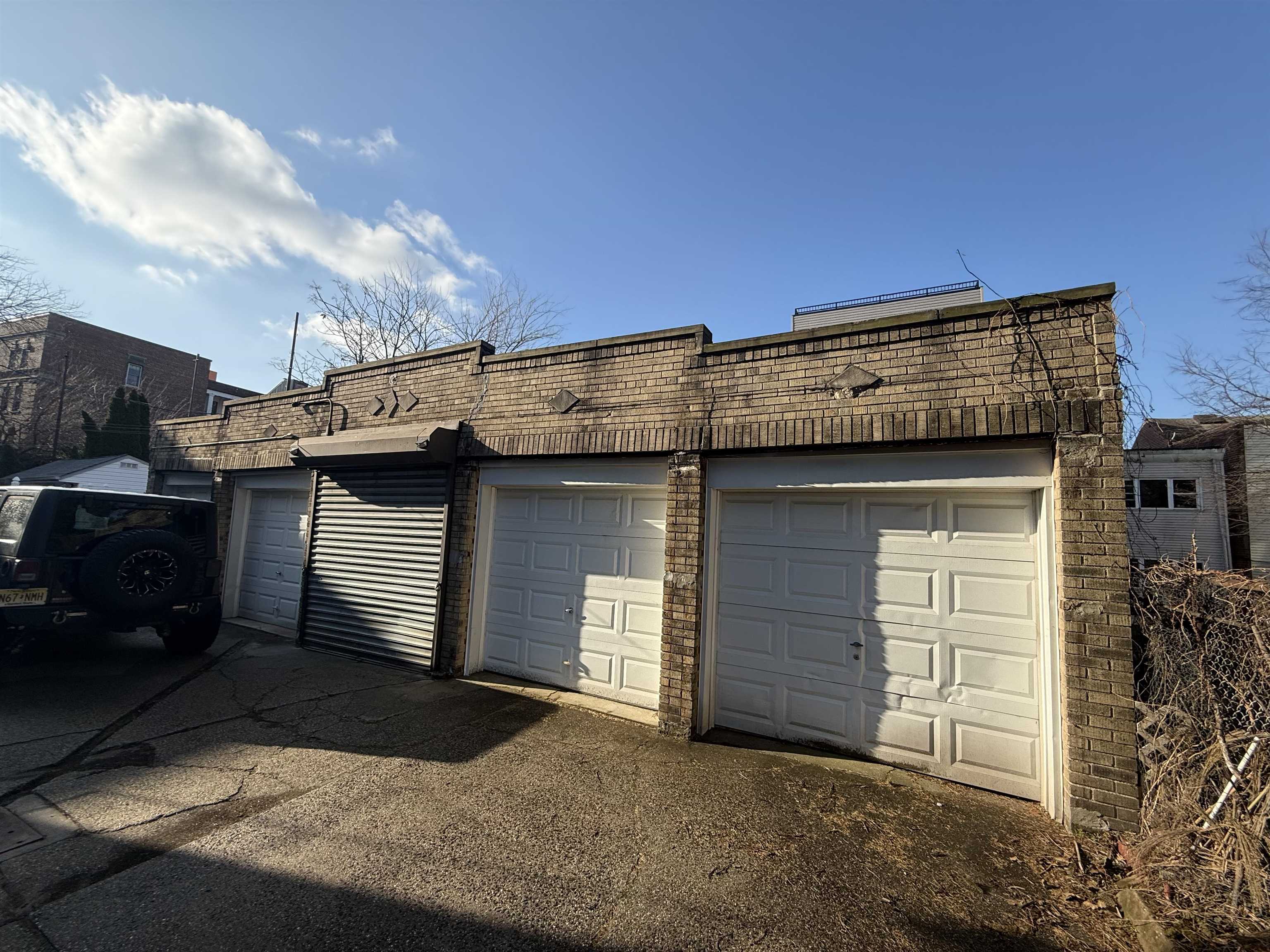 15-17 Laidlaw Ave Property Photo 8