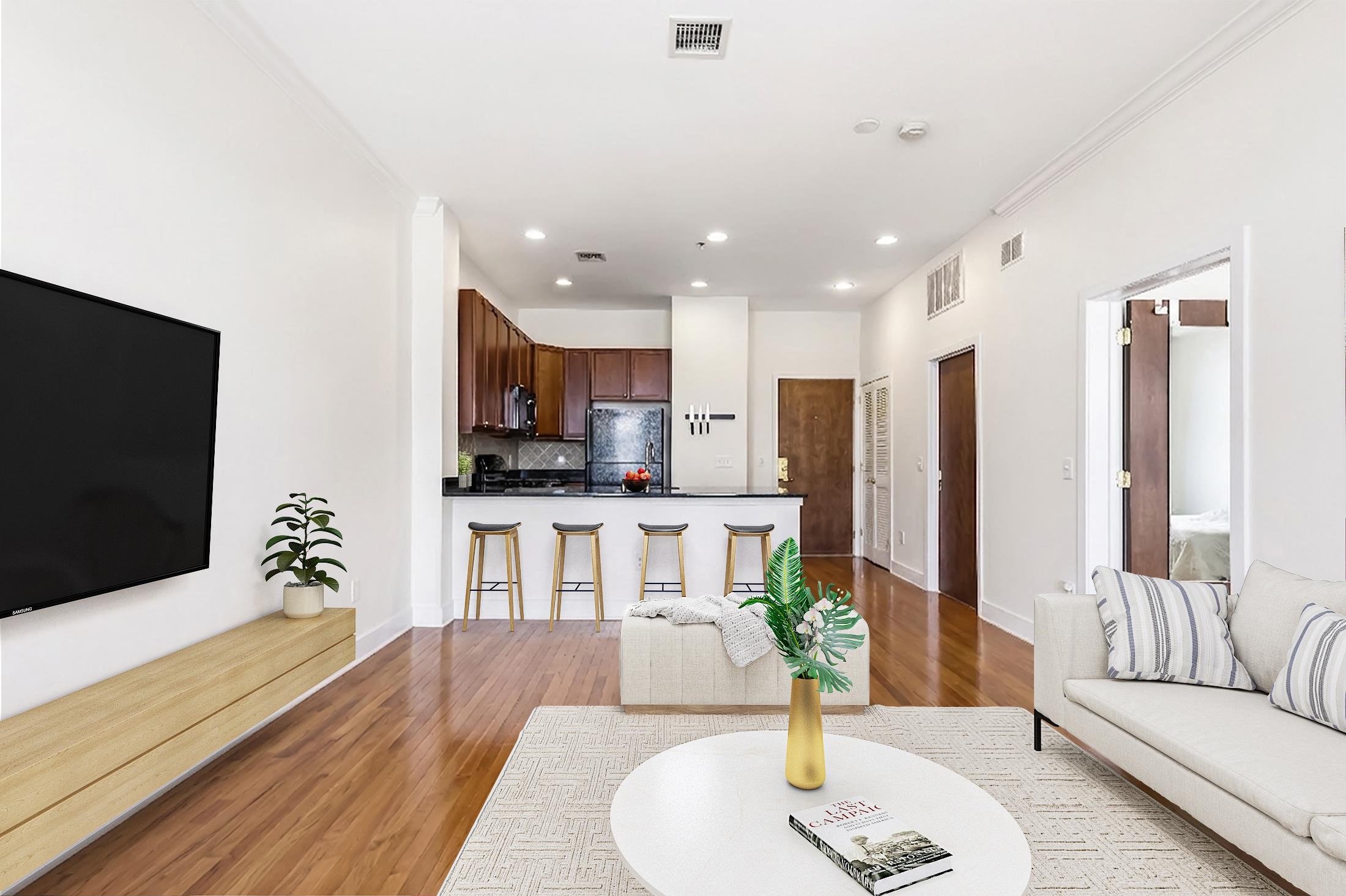 61 Grand St 2l Property Photo 5